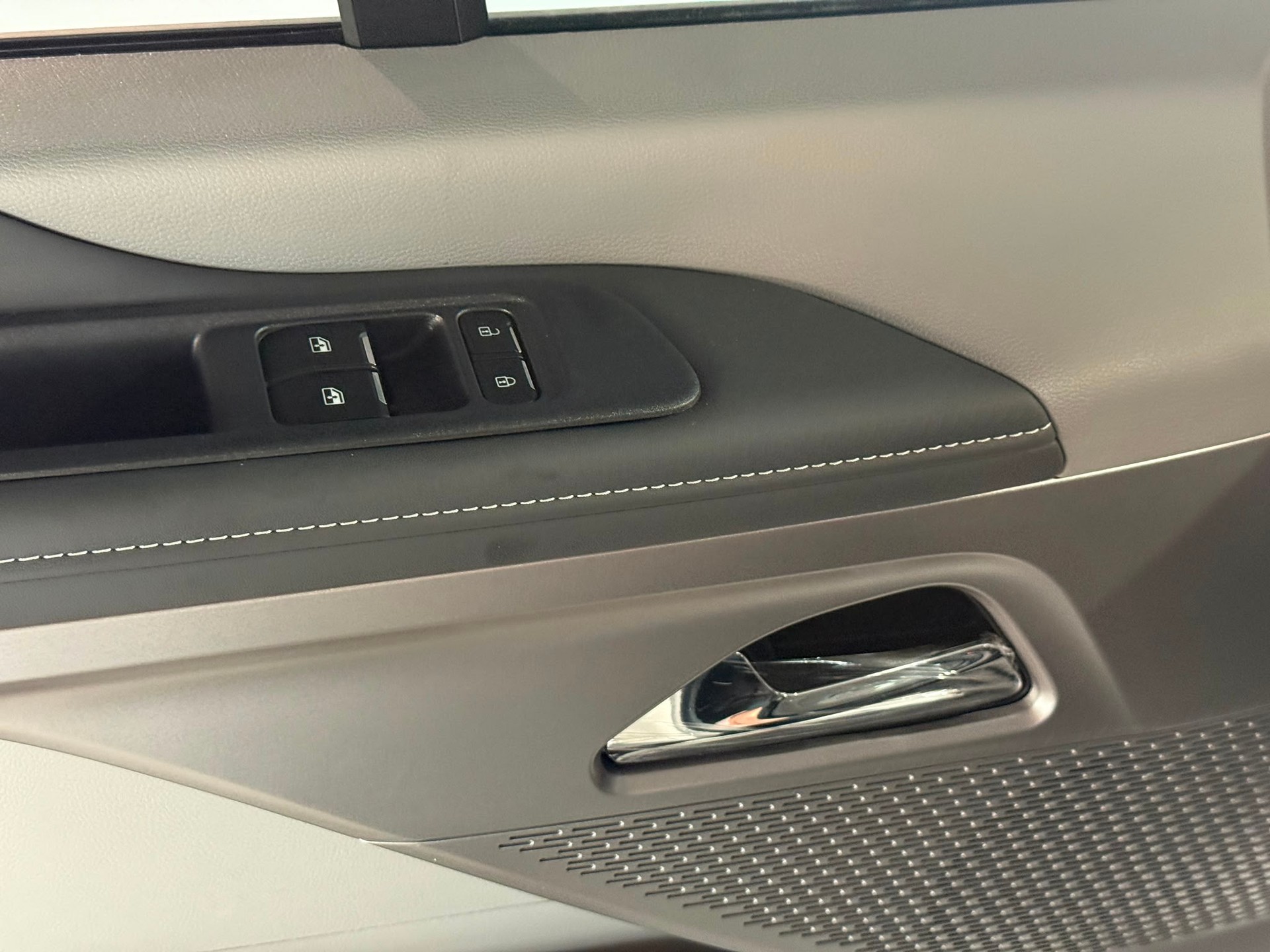 MAXUS Deliver 7 2.0D L1-image-28