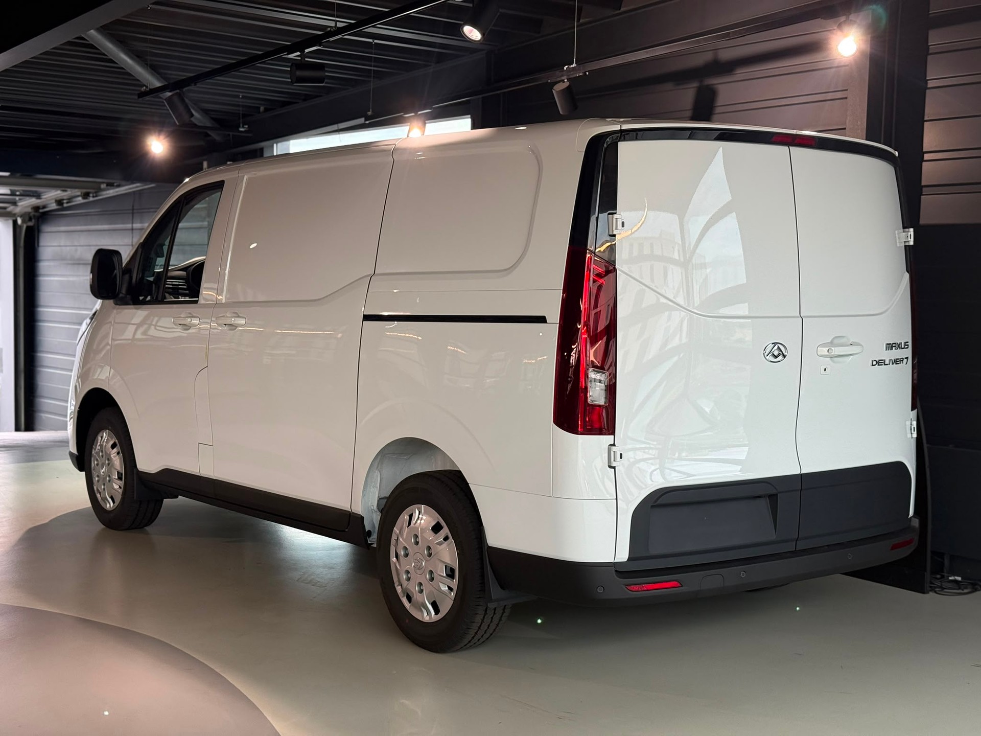 MAXUS Deliver 7 2.0D L1-image-4