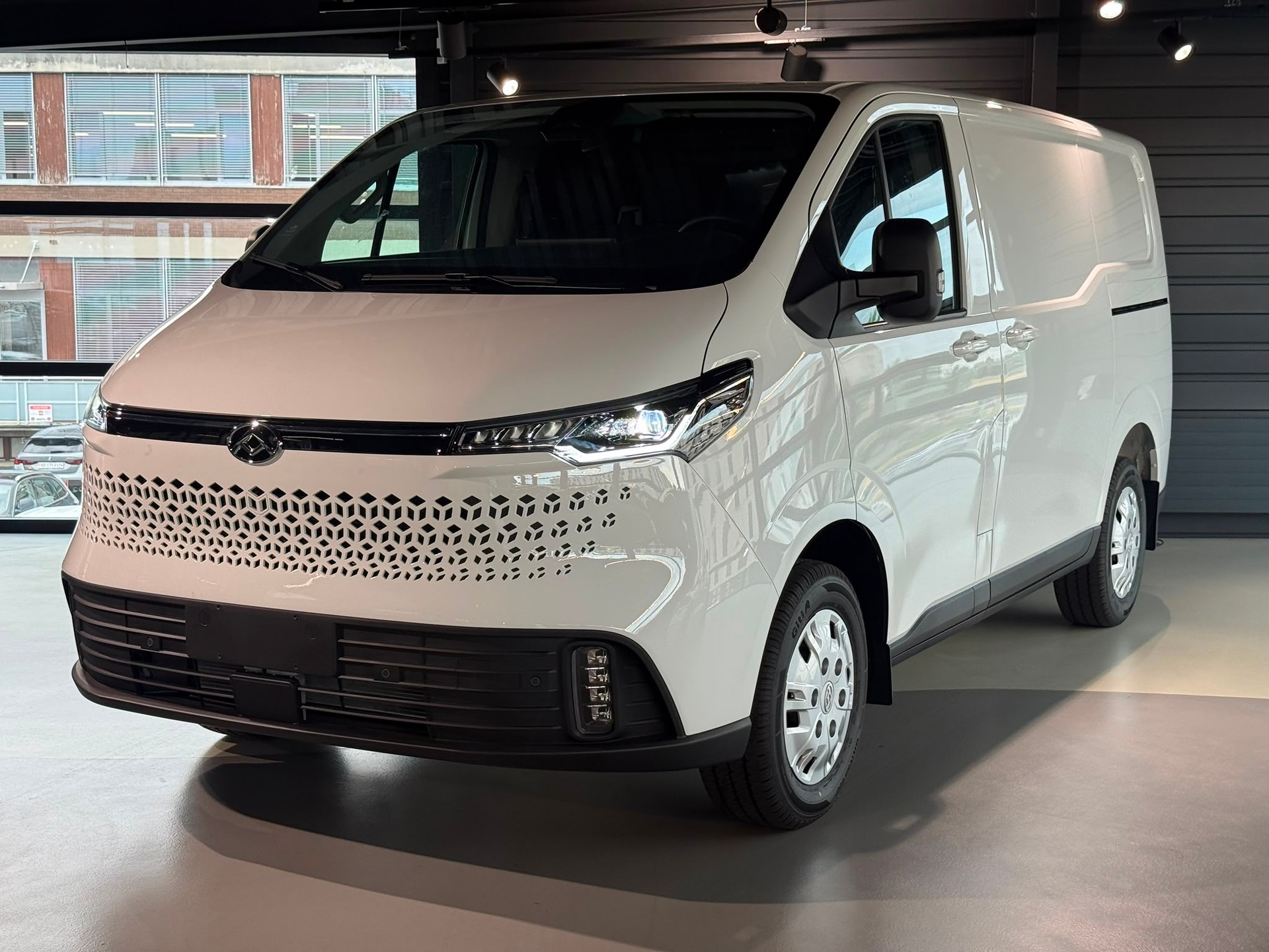 MAXUS Deliver 7 2.0D L1-image-0