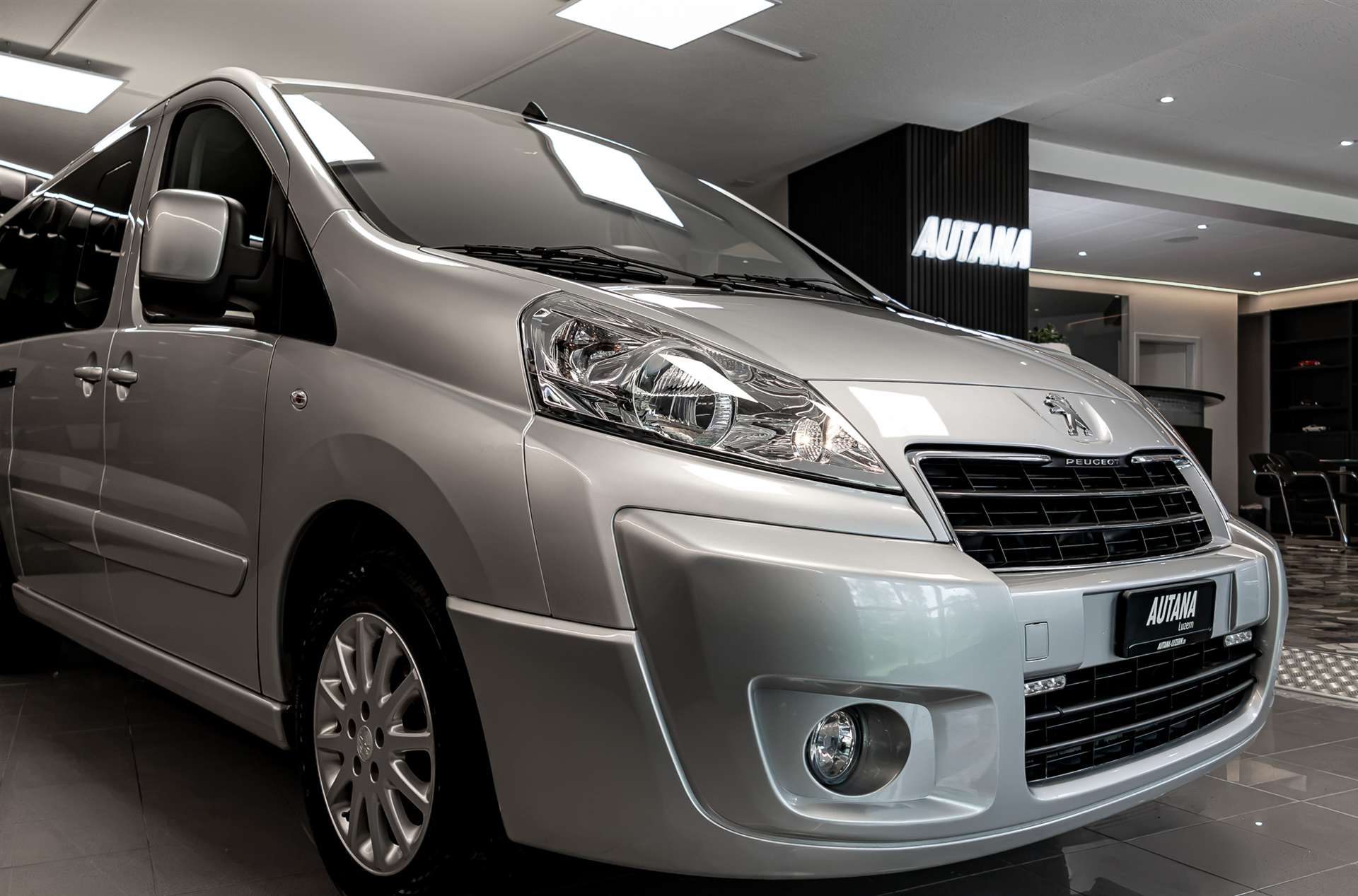 PEUGEOT Expert Tepee 2.0 HDi A Allure L2-image-21