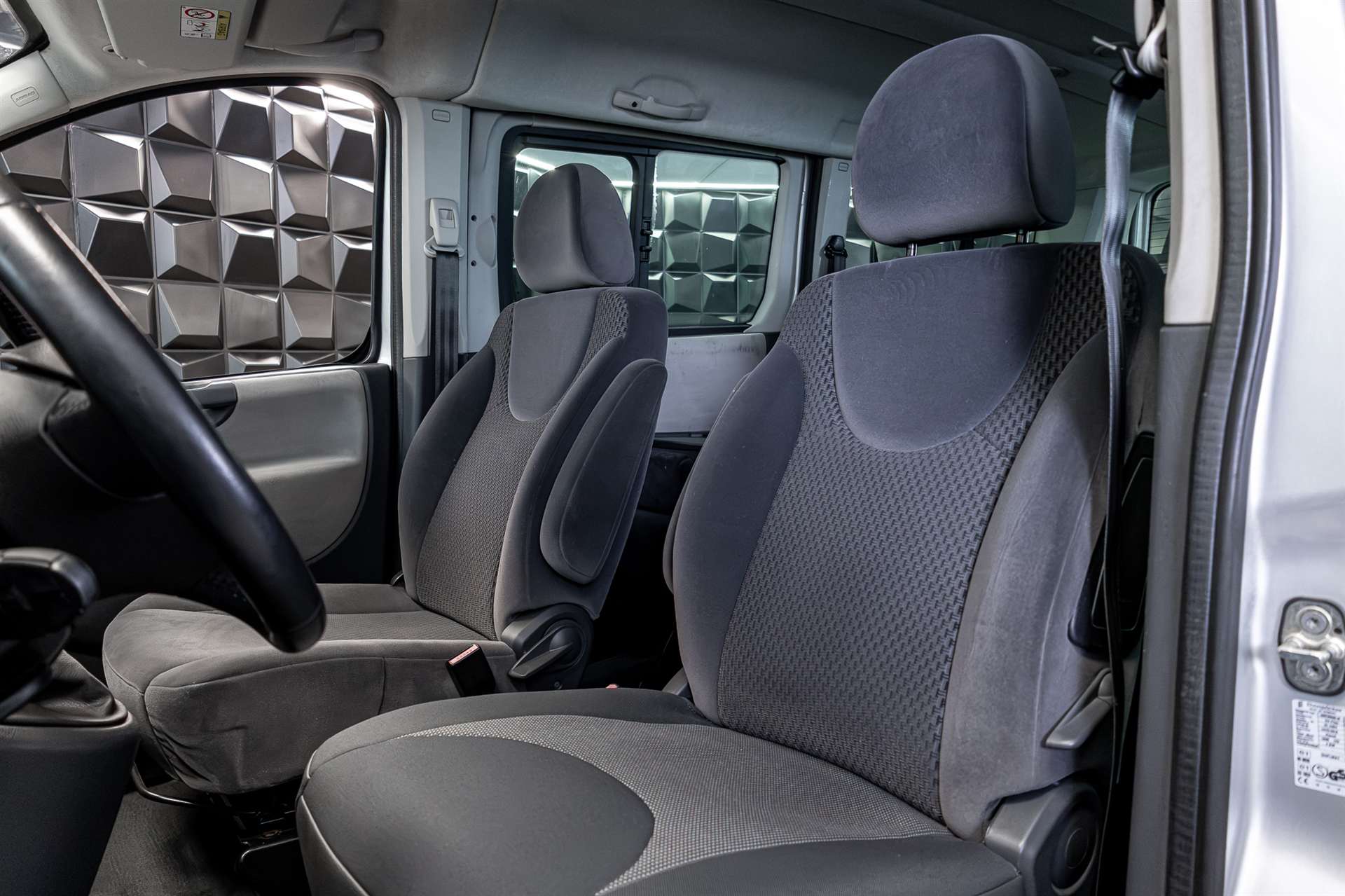 PEUGEOT Expert Tepee 2.0 HDi A Allure L2-image-11