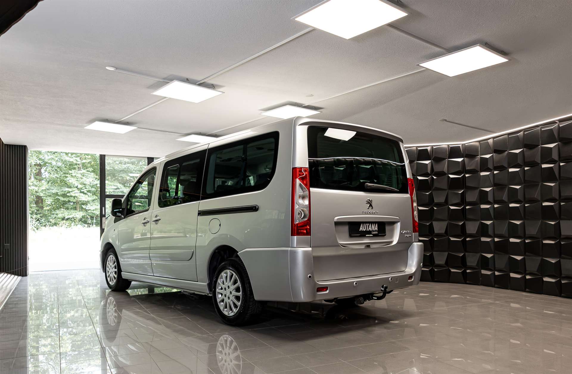 PEUGEOT Expert Tepee 2.0 HDi A Allure L2-image-2