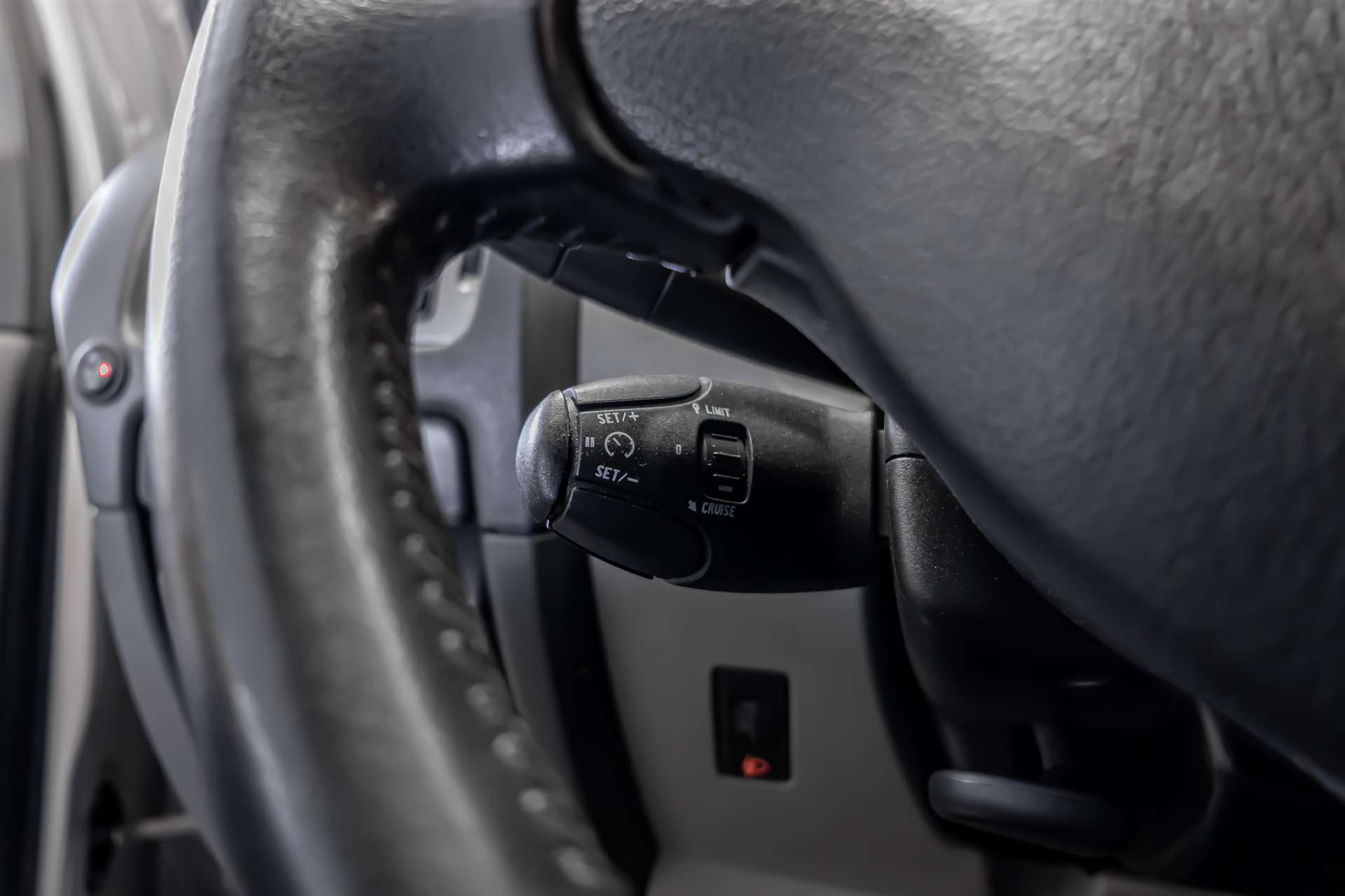 PEUGEOT Expert Tepee 2.0 HDi A Allure L2-image-8