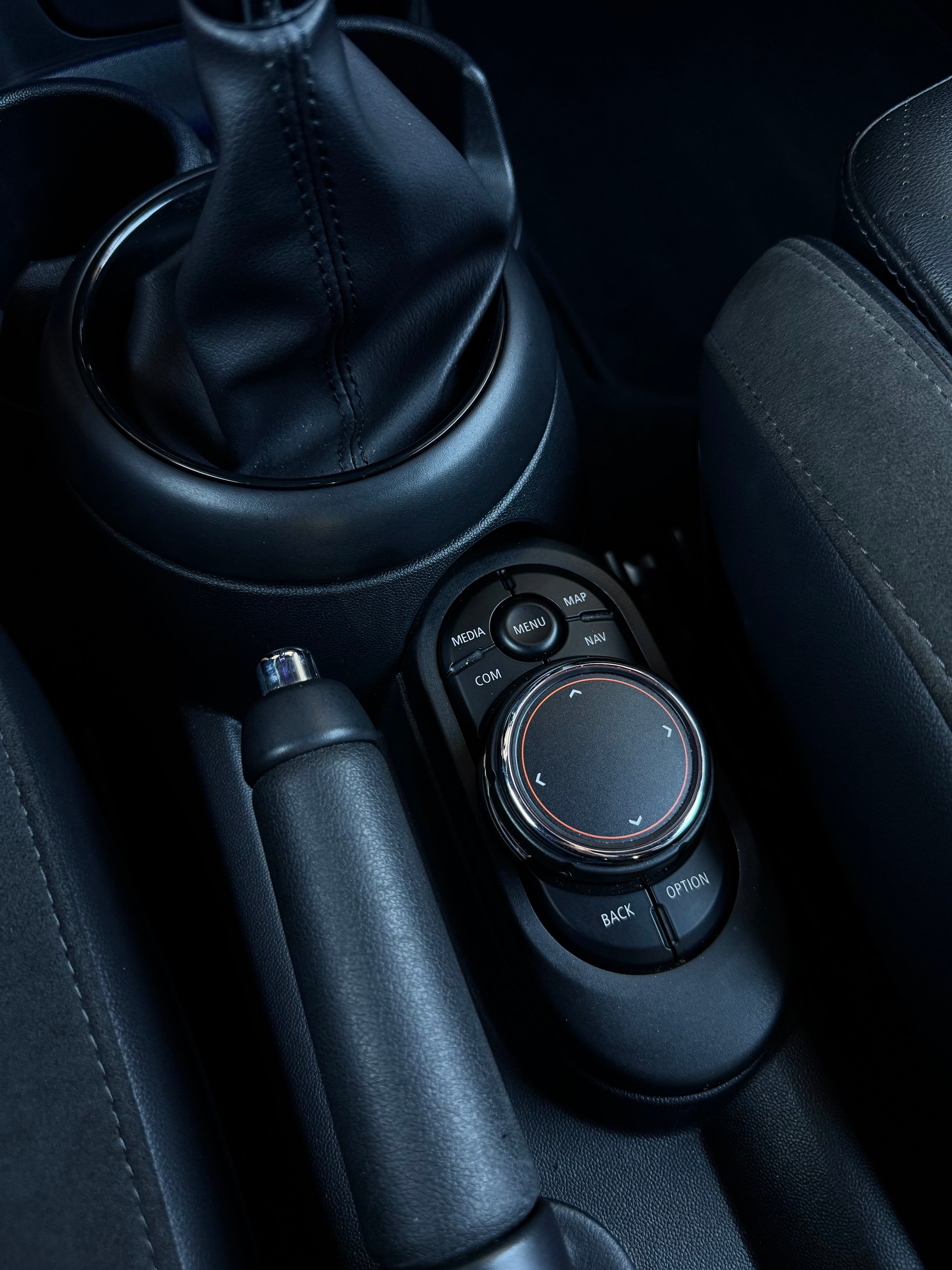 MINI Cooper Cabriolet / ab MFK 12.2025-image-24