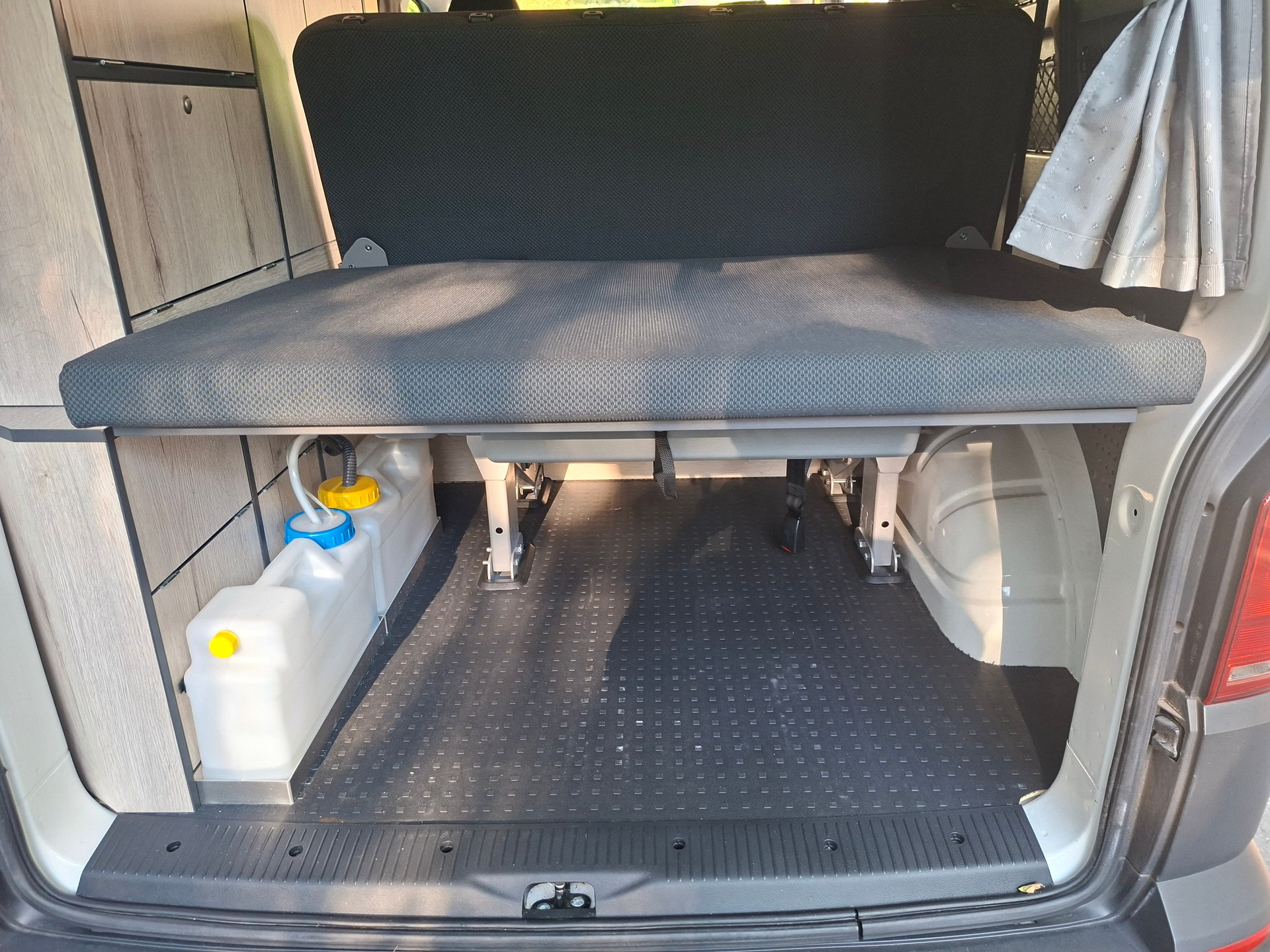 VW T6 2.0 TDI MareMonti COMFORT Camper 5Sitze-image-11