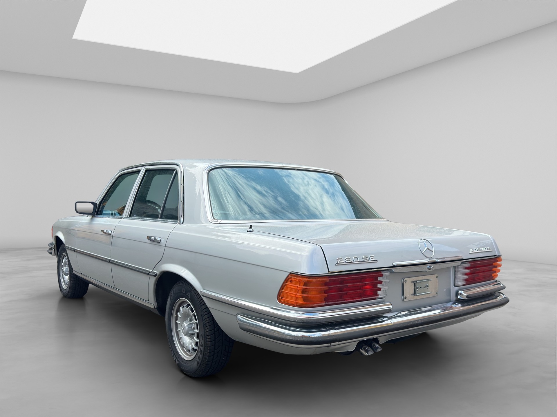 MERCEDES-BENZ 280 SE Automatic-showroom-element-3