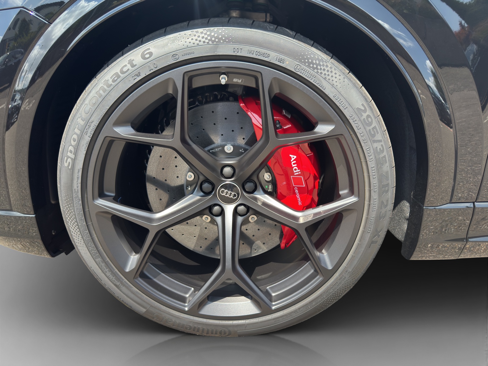 AUDI RSQ8 performance quattro-image-13