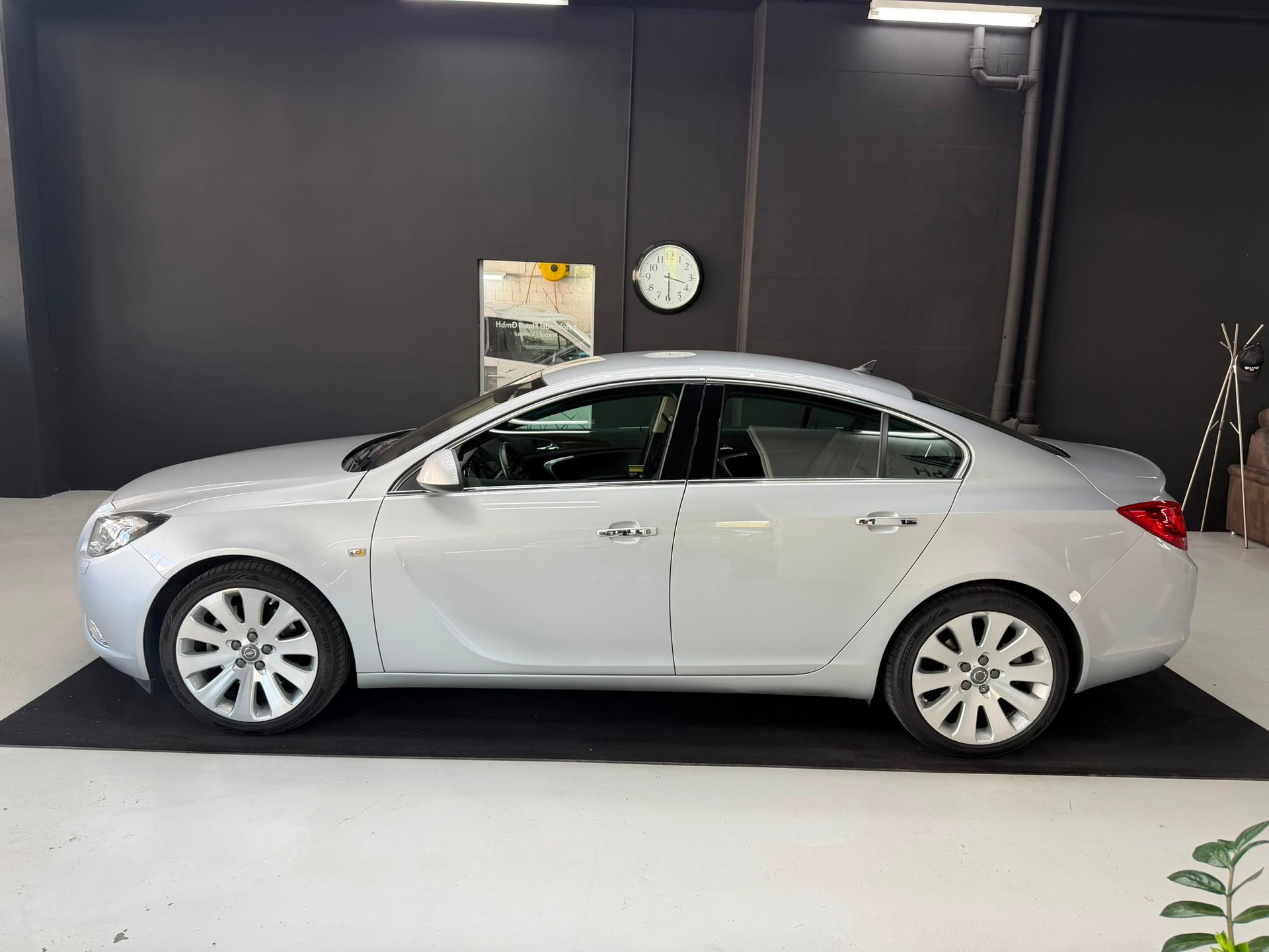 OPEL Insignia 2.8 Turbo Cosmo 4WD Automatic-image-10