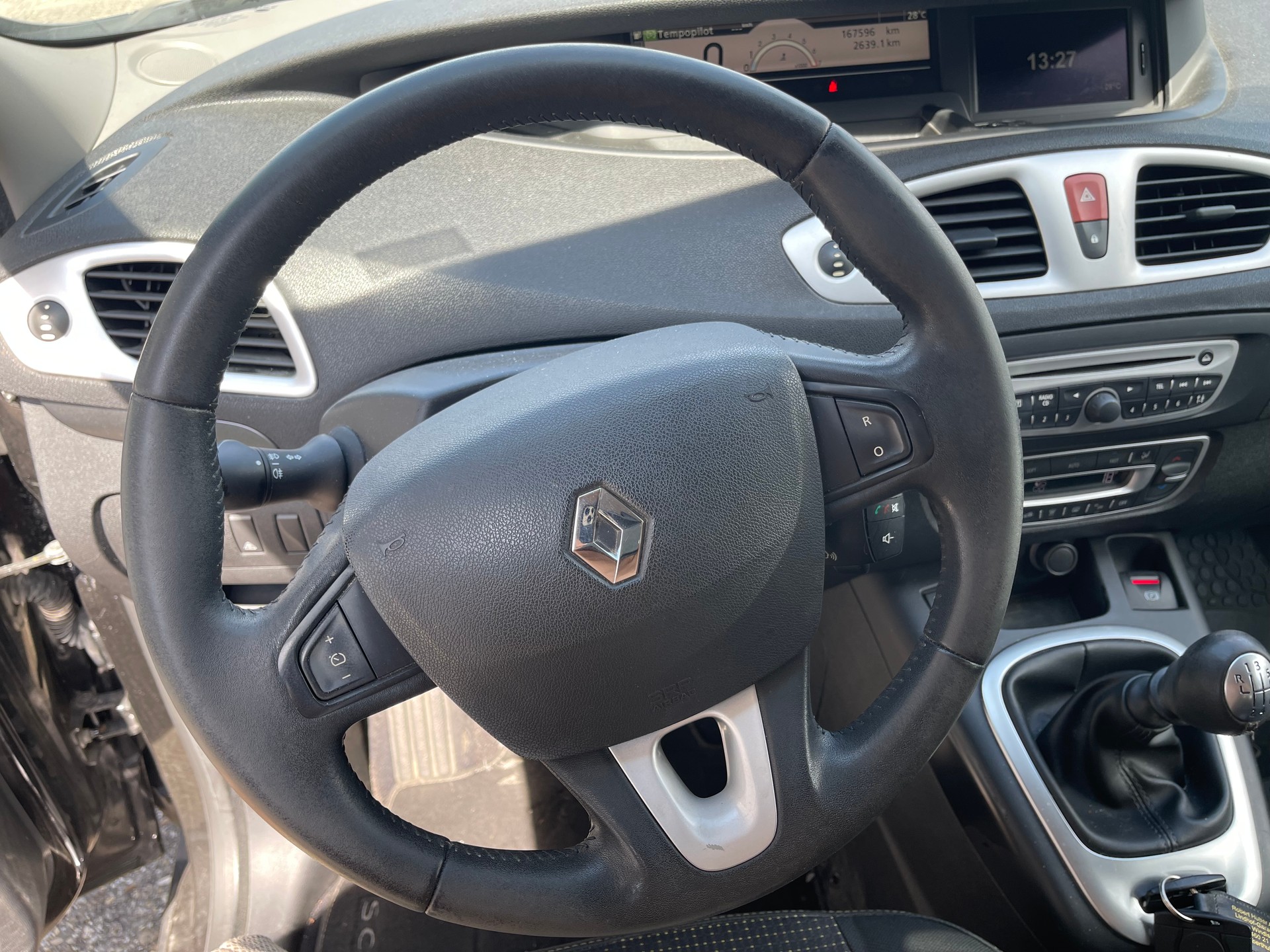 RENAULT Grand Scénic 1.4 16V Turbo Expression-image-11
