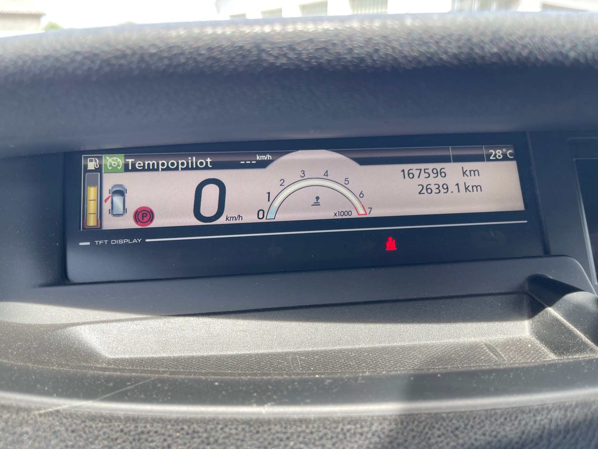 RENAULT Grand Scénic 1.4 16V Turbo Expression-image-12