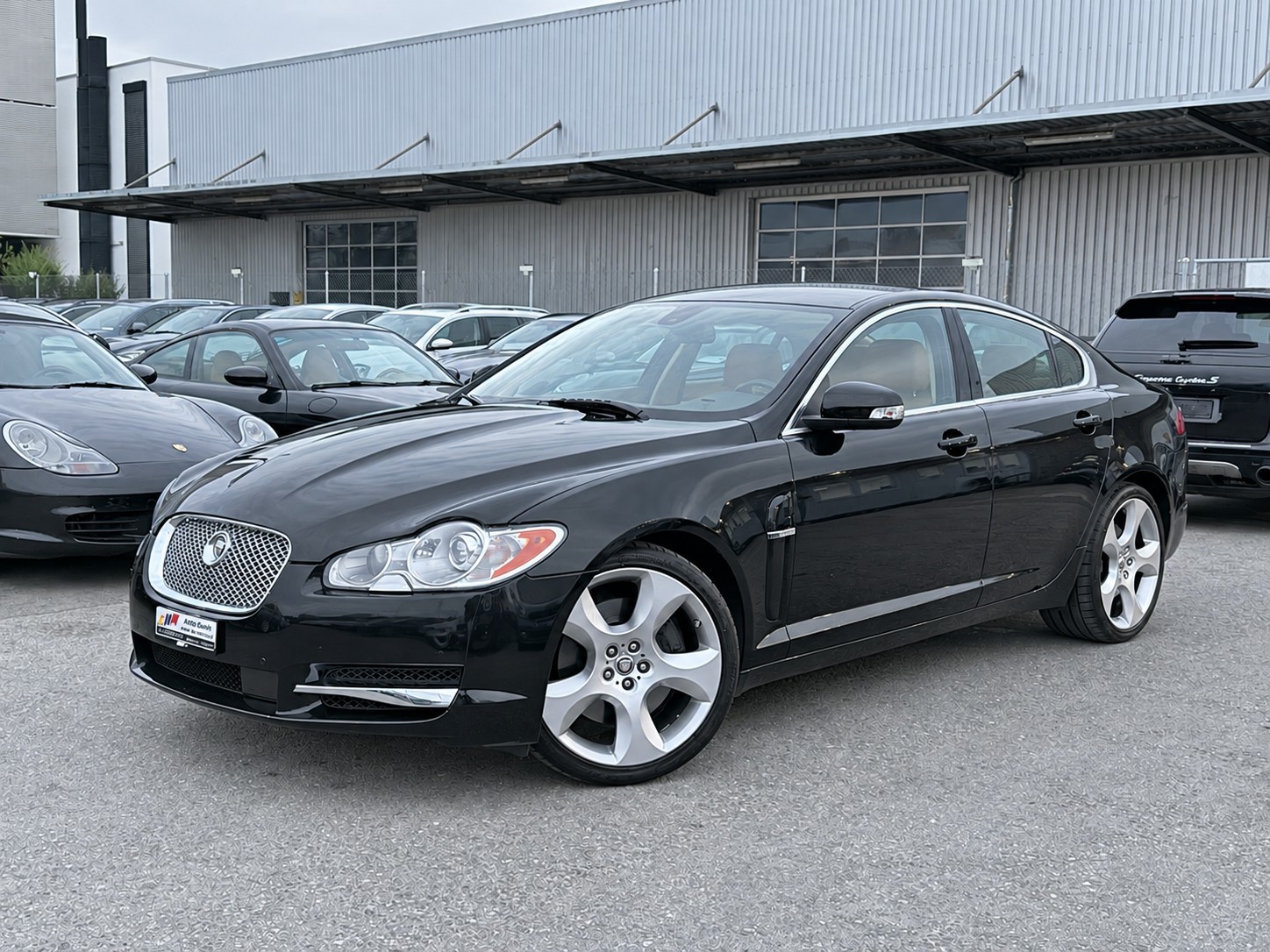 JAGUAR XF 4.2 V8 S/C / Frisch ab MFK / 8-fach bereift / Rückfahrkamera / Keyless Go / Sitzlüftung-image-0