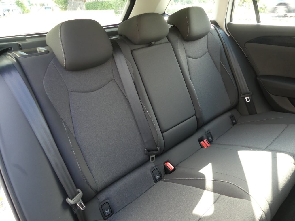 VW Passat Variant 2.0 TDI evo Basis DSG-image-12