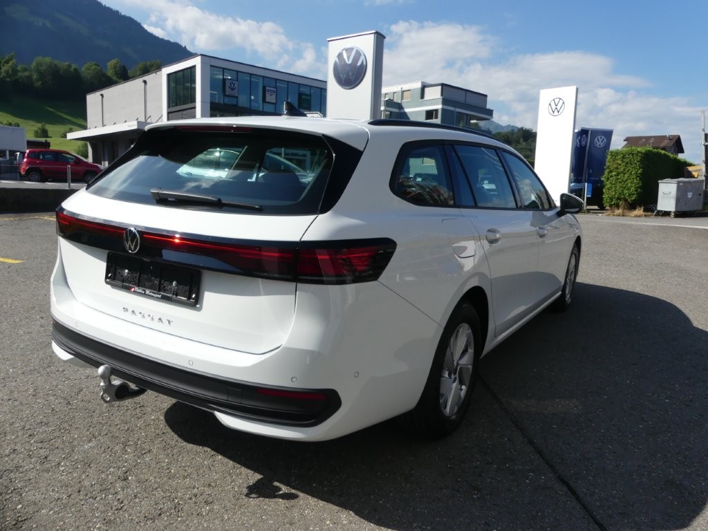 VW Passat Variant 2.0 TDI evo Basis DSG-image-3