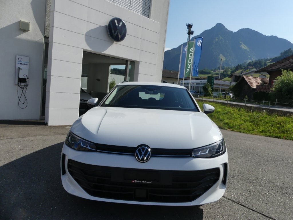 VW Passat Variant 2.0 TDI evo Basis DSG-image-5