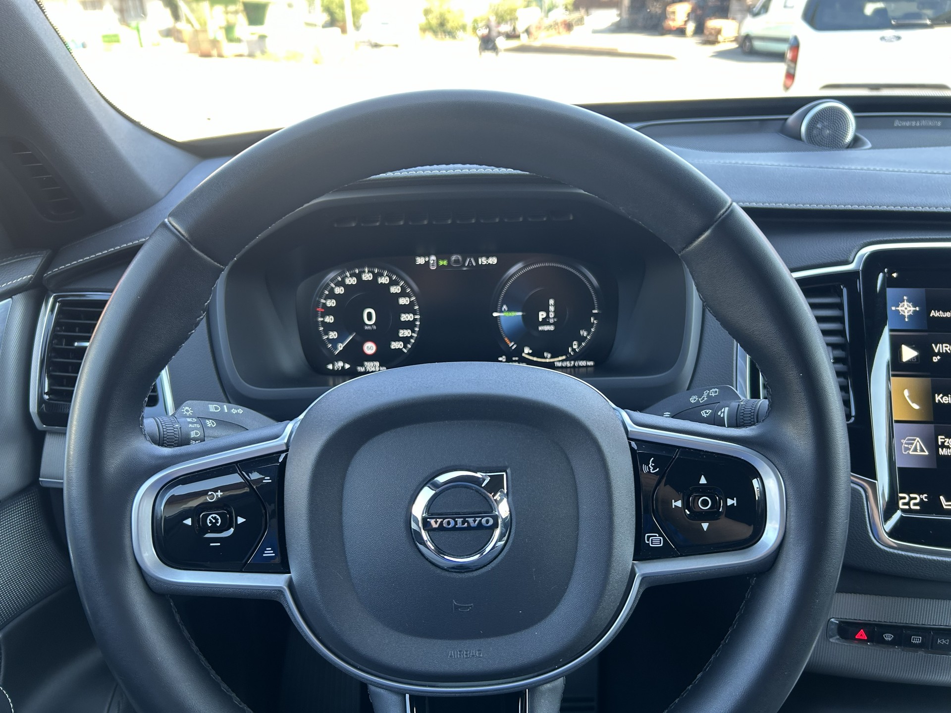 VOLVO XC90 T8 eAWD R-Design Geartronic-image-9