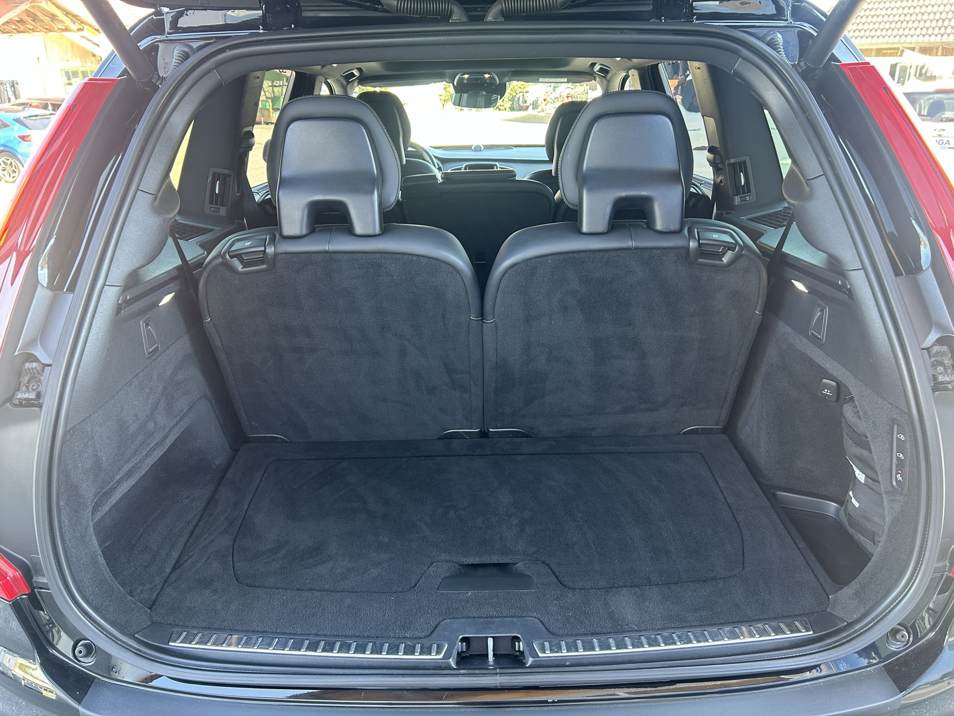 VOLVO XC90 T8 eAWD R-Design Geartronic-image-6