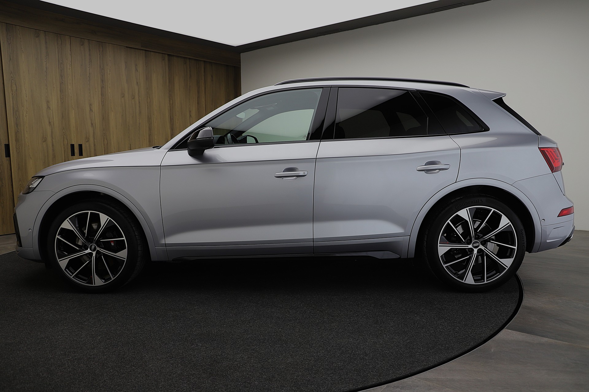AUDI SQ5 TDI quattro tiptronic-image-2