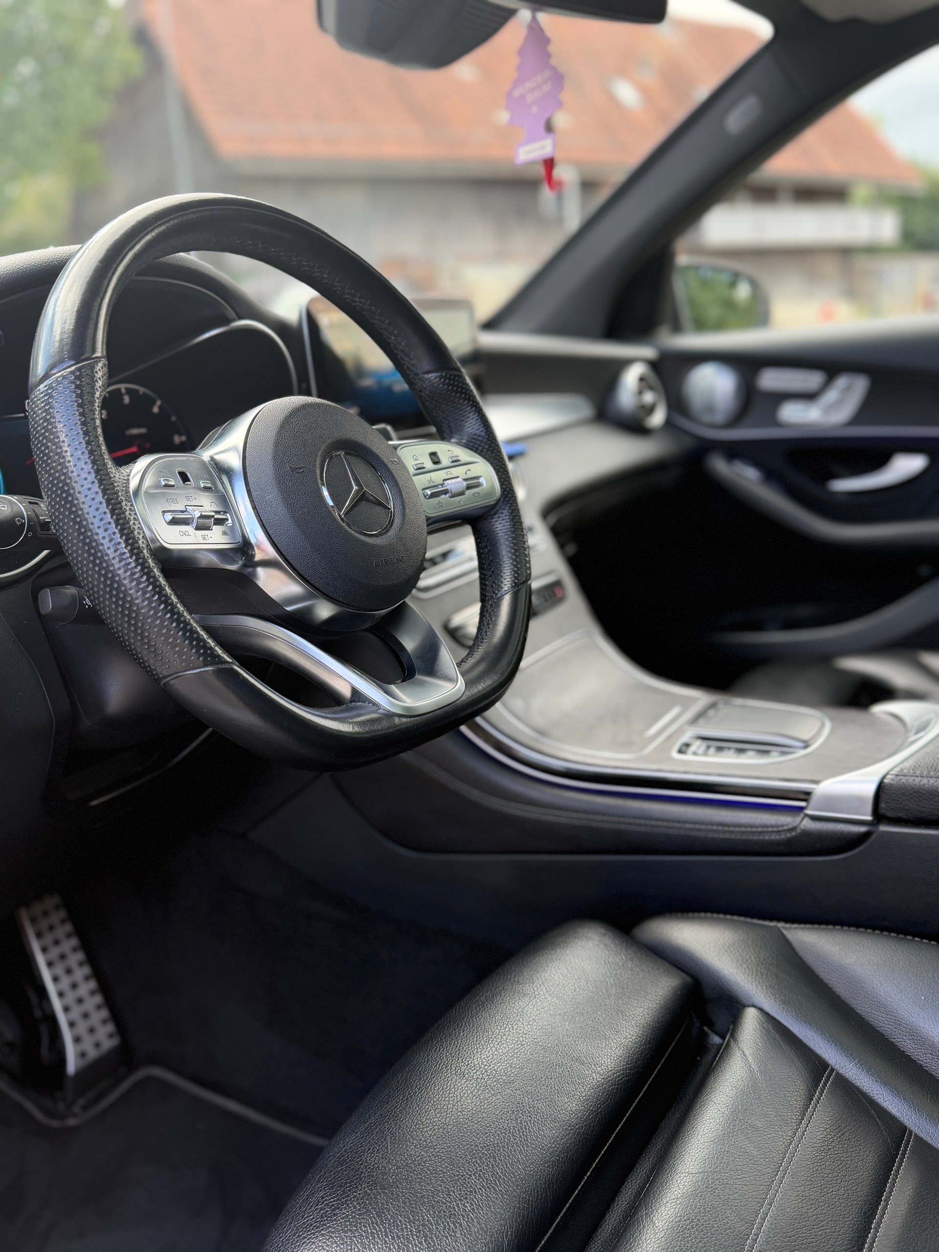 MERCEDES-BENZ GLC 300 d AMG Line 4Matic 9G-Tronic-image-1