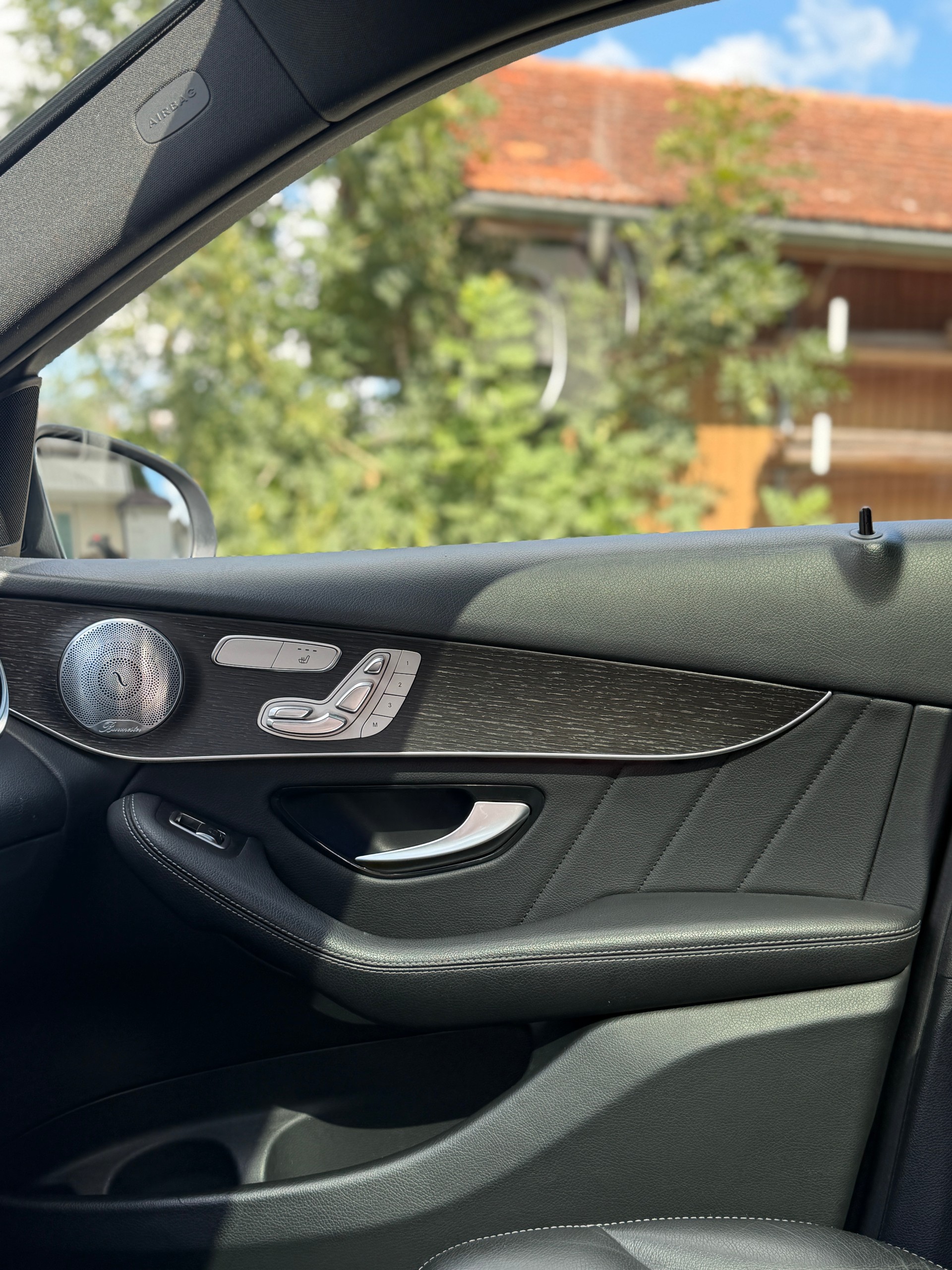 MERCEDES-BENZ GLC 300 d AMG Line 4Matic 9G-Tronic-image-13