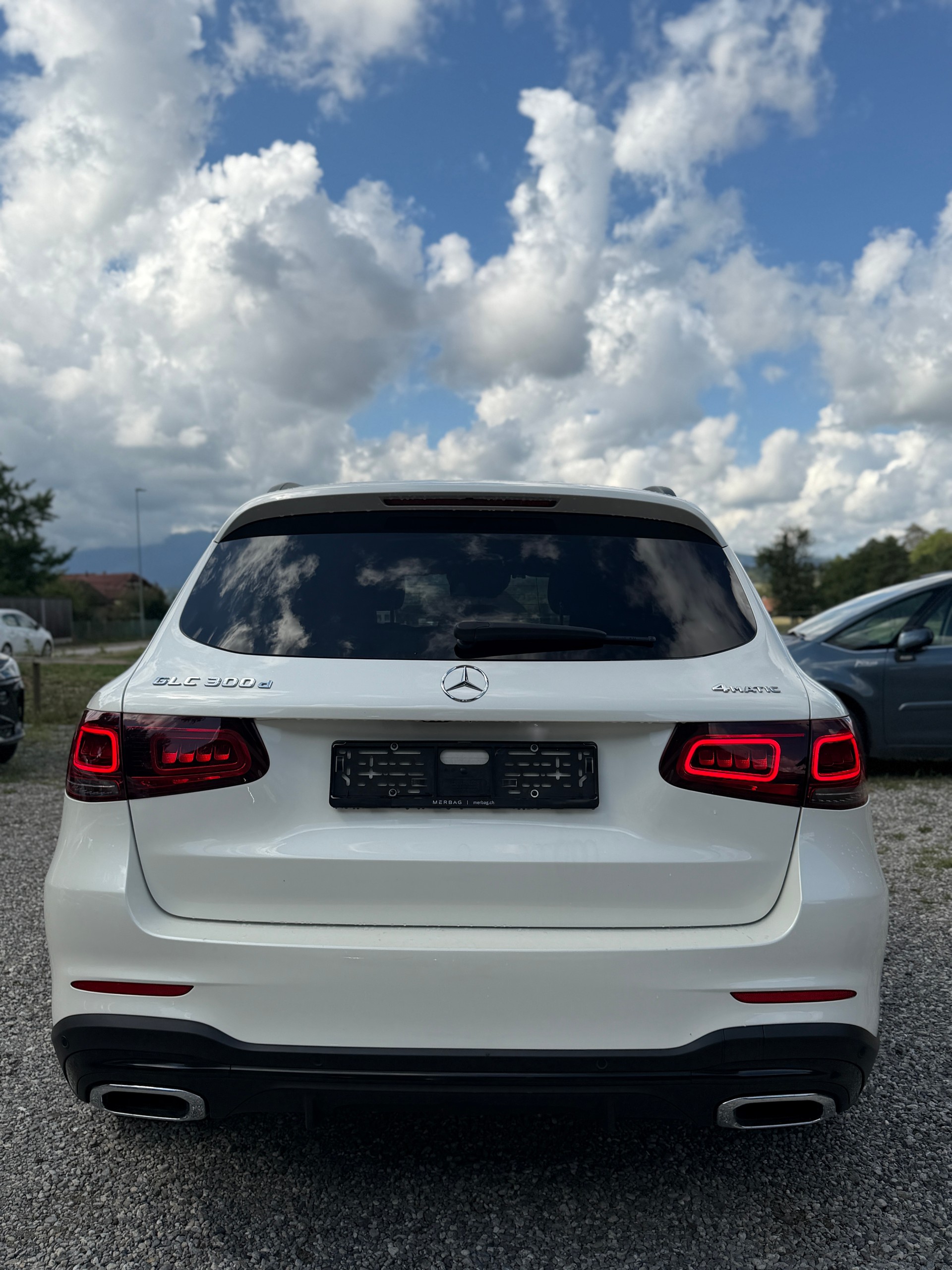 MERCEDES-BENZ GLC 300 d AMG Line 4Matic 9G-Tronic-image-22