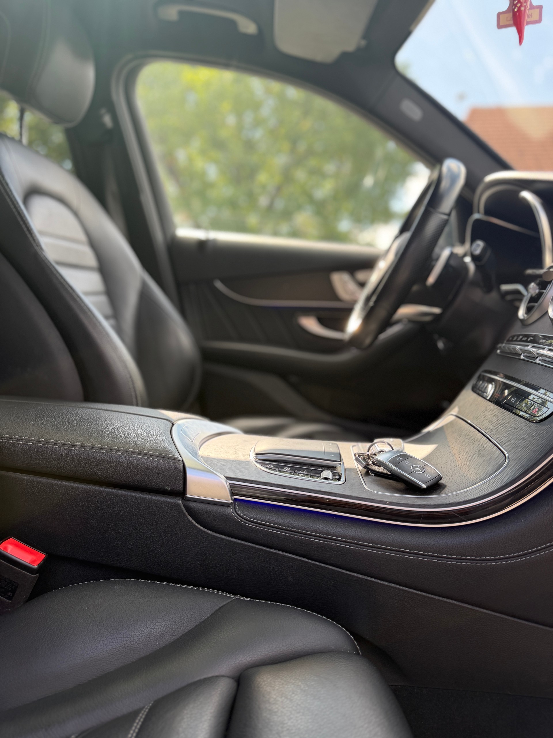 MERCEDES-BENZ GLC 300 d AMG Line 4Matic 9G-Tronic-image-7