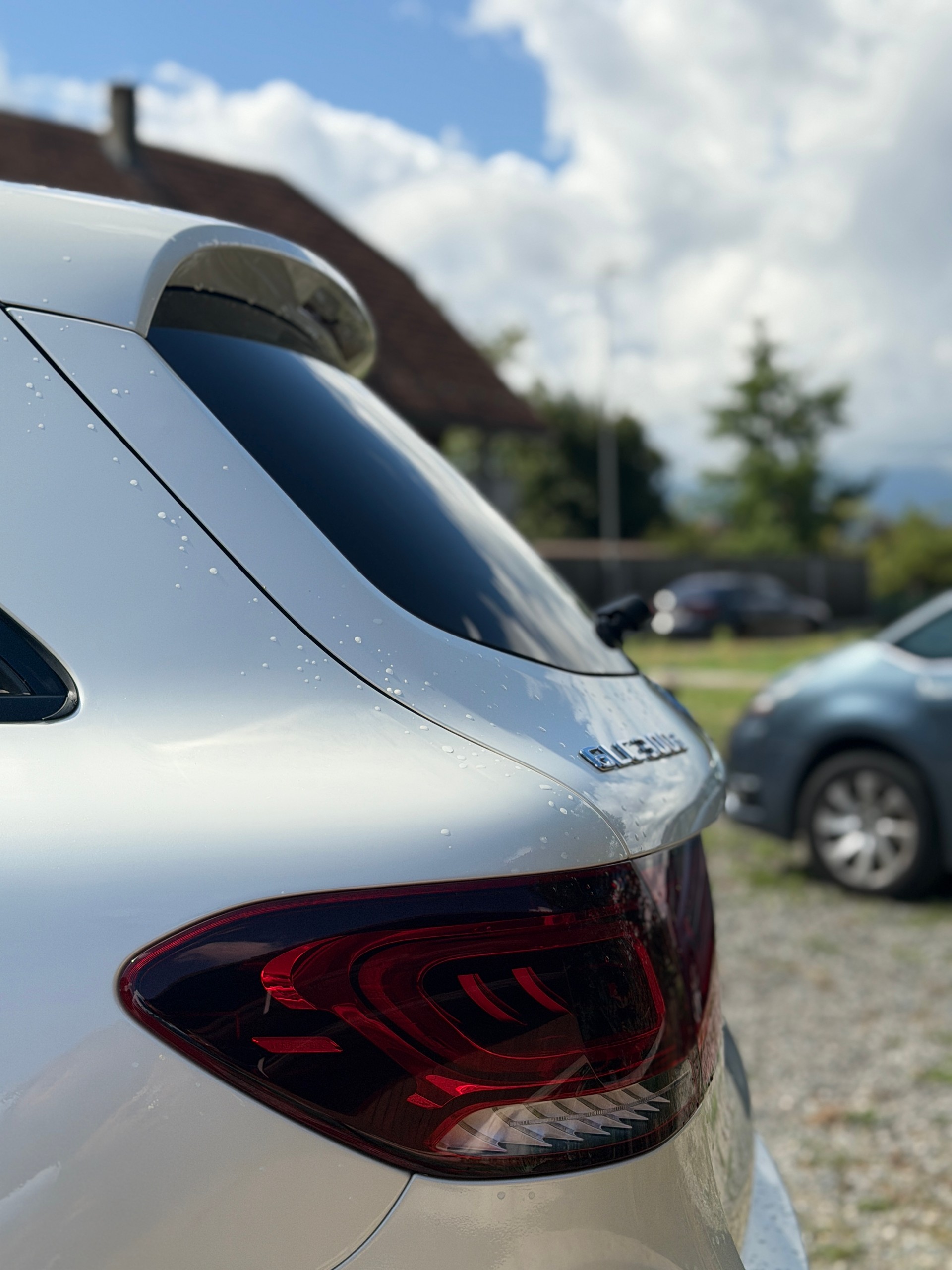 MERCEDES-BENZ GLC 300 d AMG Line 4Matic 9G-Tronic-image-17