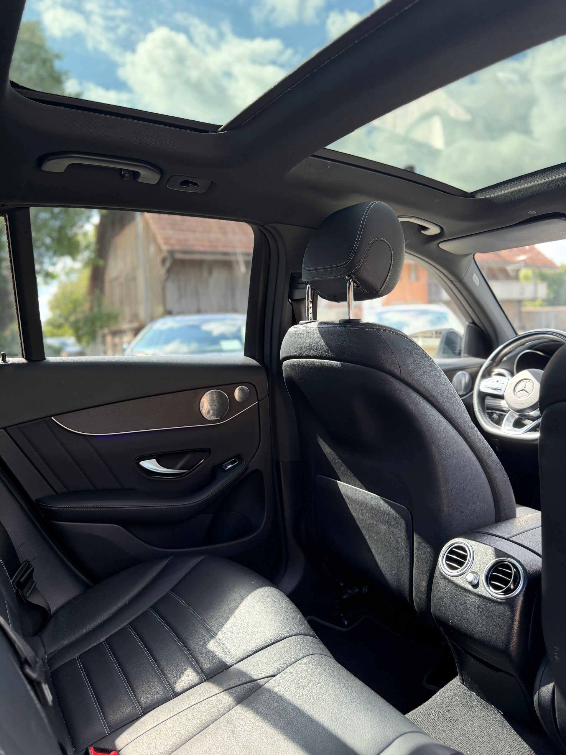 MERCEDES-BENZ GLC 300 d AMG Line 4Matic 9G-Tronic-image-6