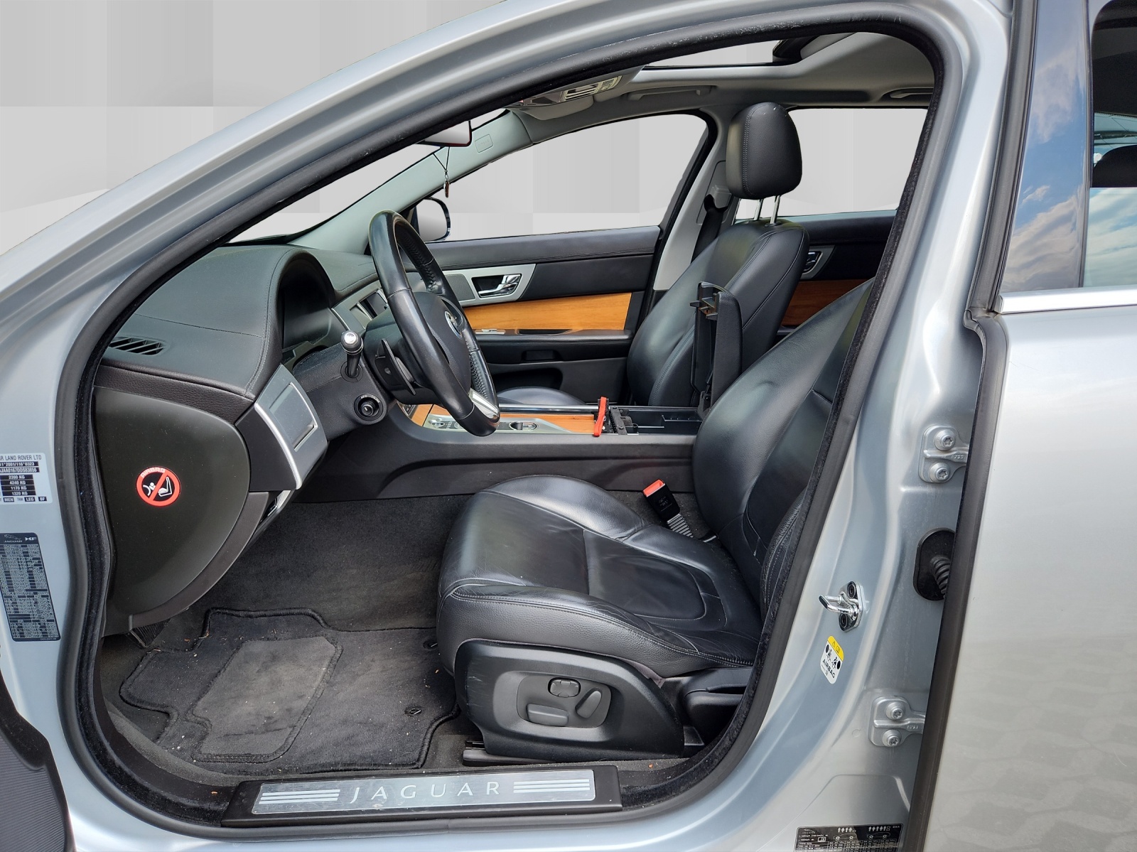 JAGUAR XF Sportbrake 2.2d Luxury-image-12