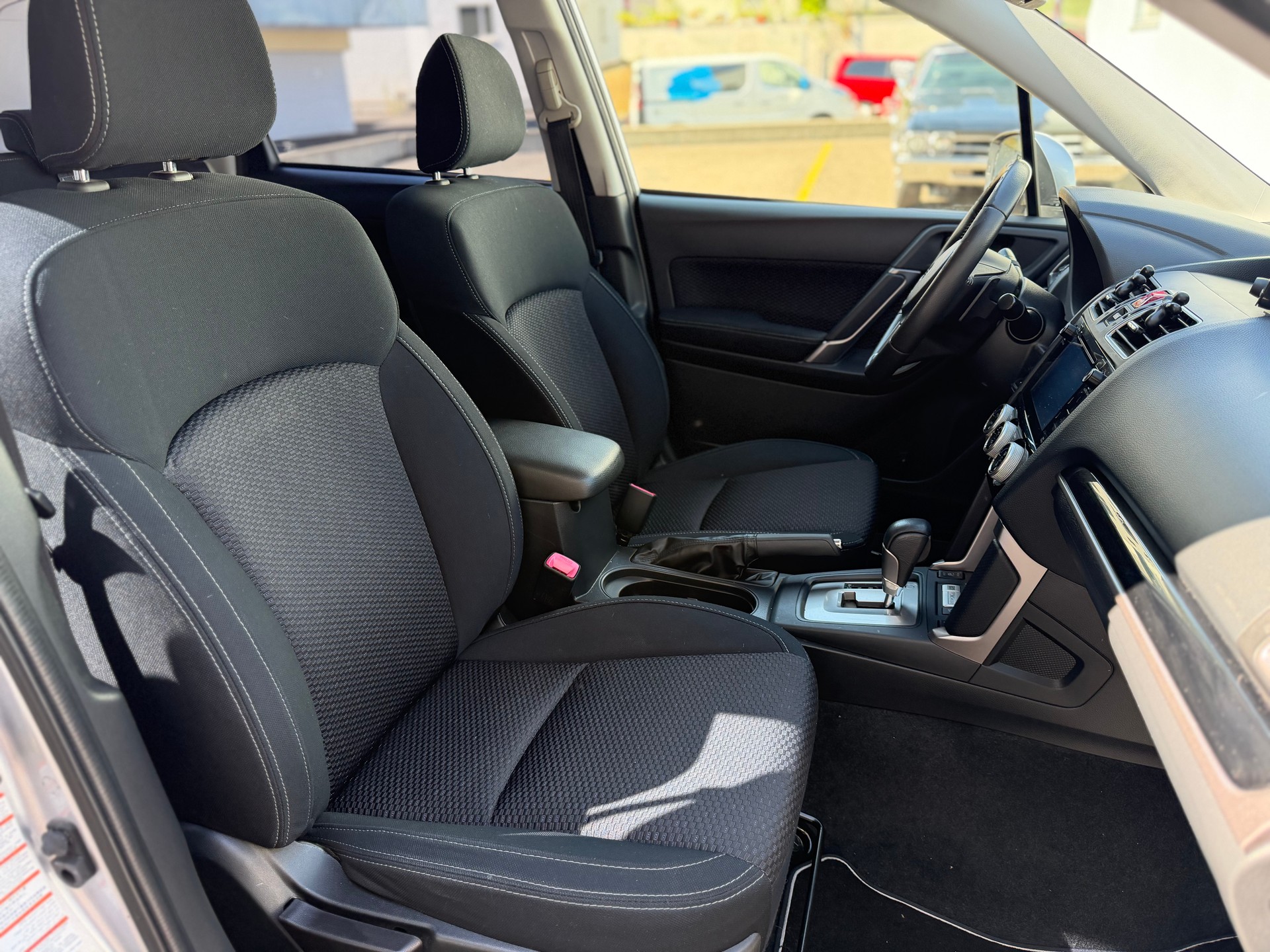 SUBARU Forester 2.0i Swiss Lineartronic-image-12