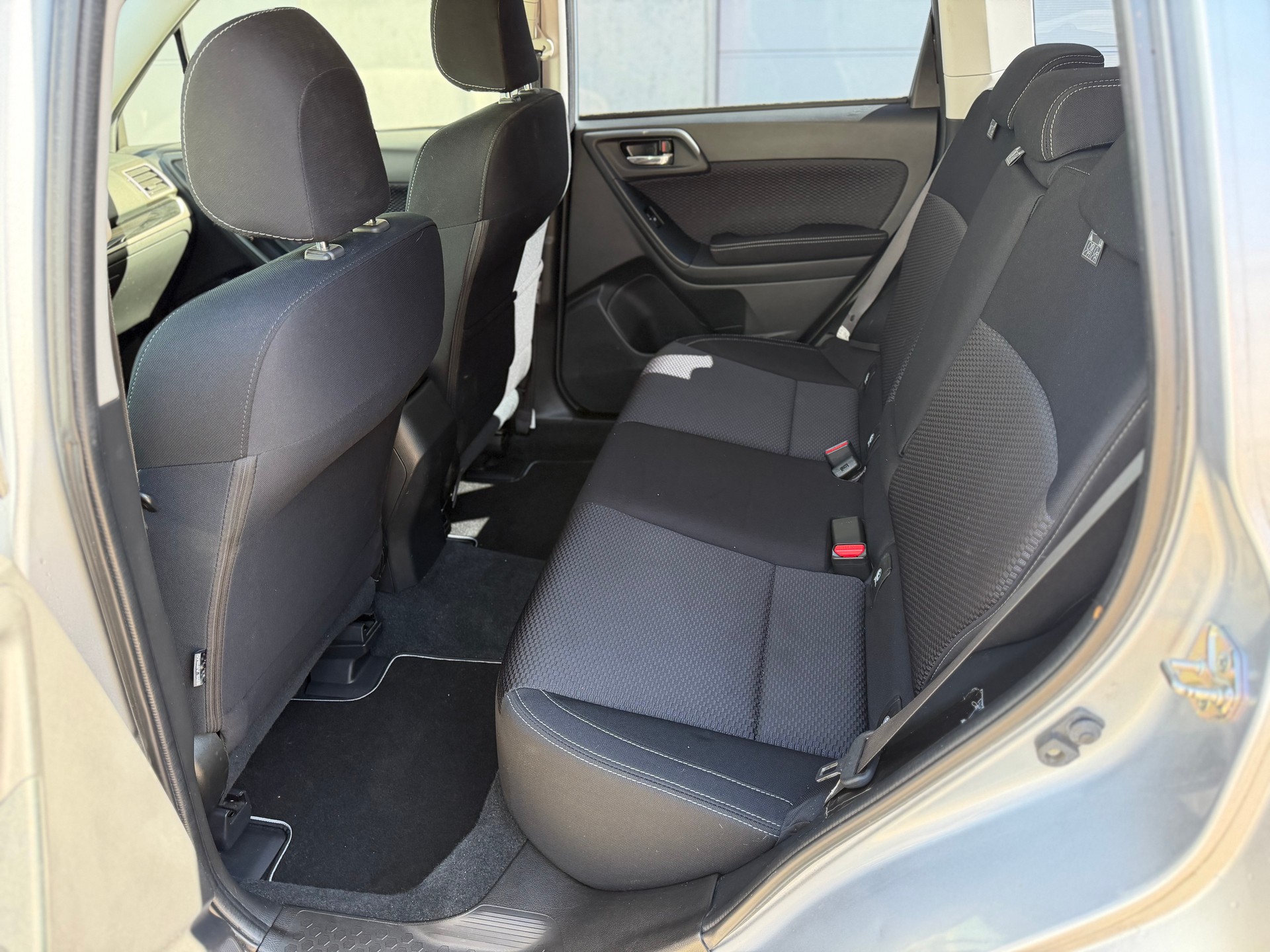 SUBARU Forester 2.0i Swiss Lineartronic-image-10
