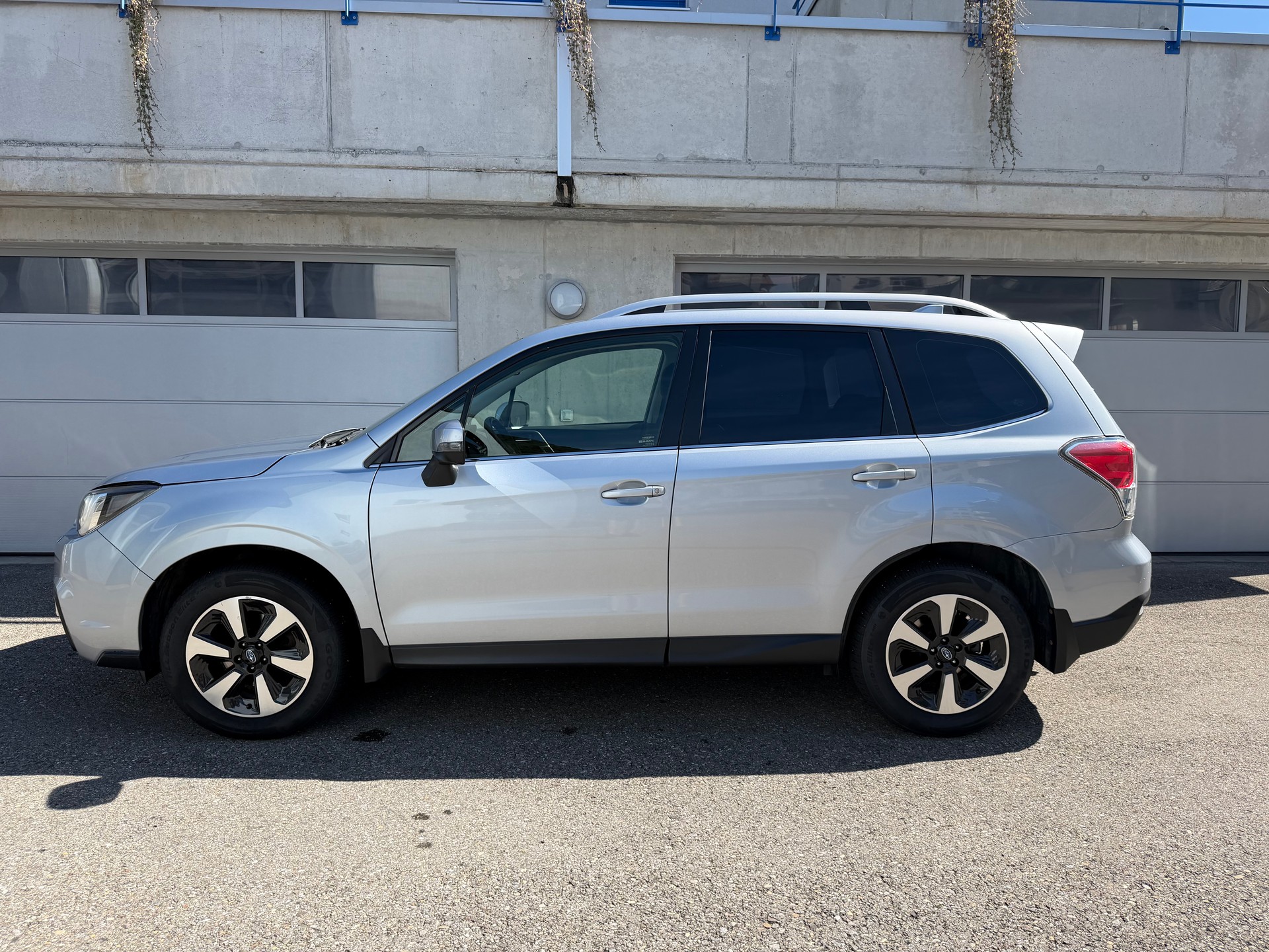 SUBARU Forester 2.0i Swiss Lineartronic-image-6