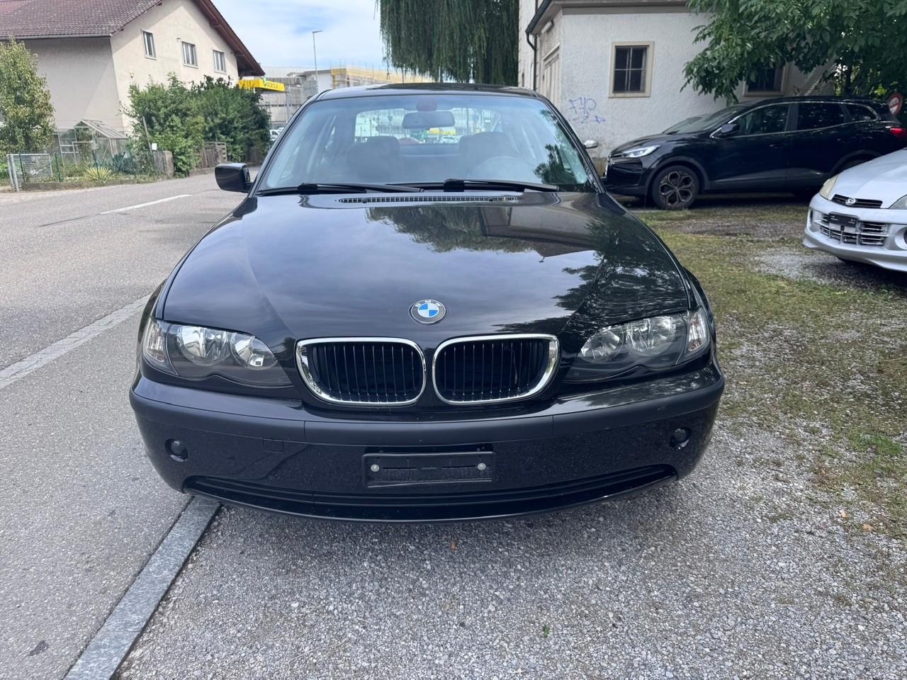 BMW 318i-image-0