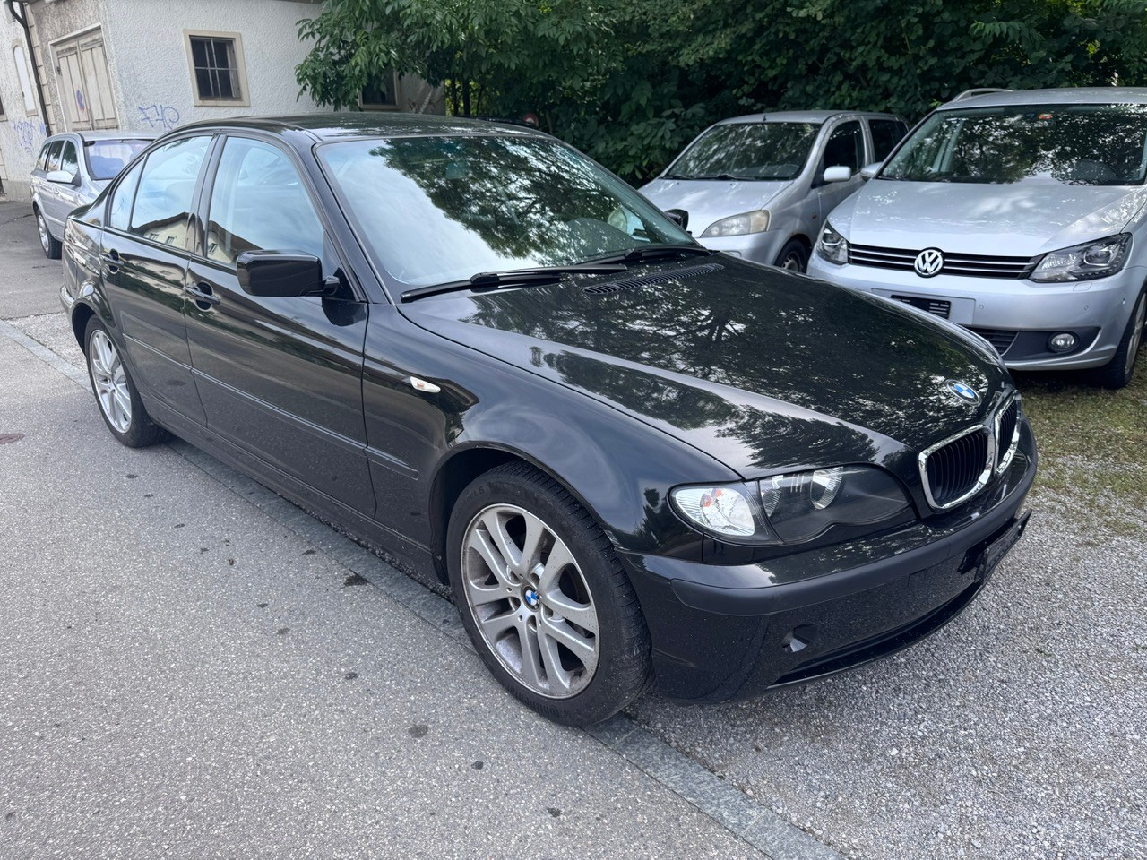 BMW 318i-image-2