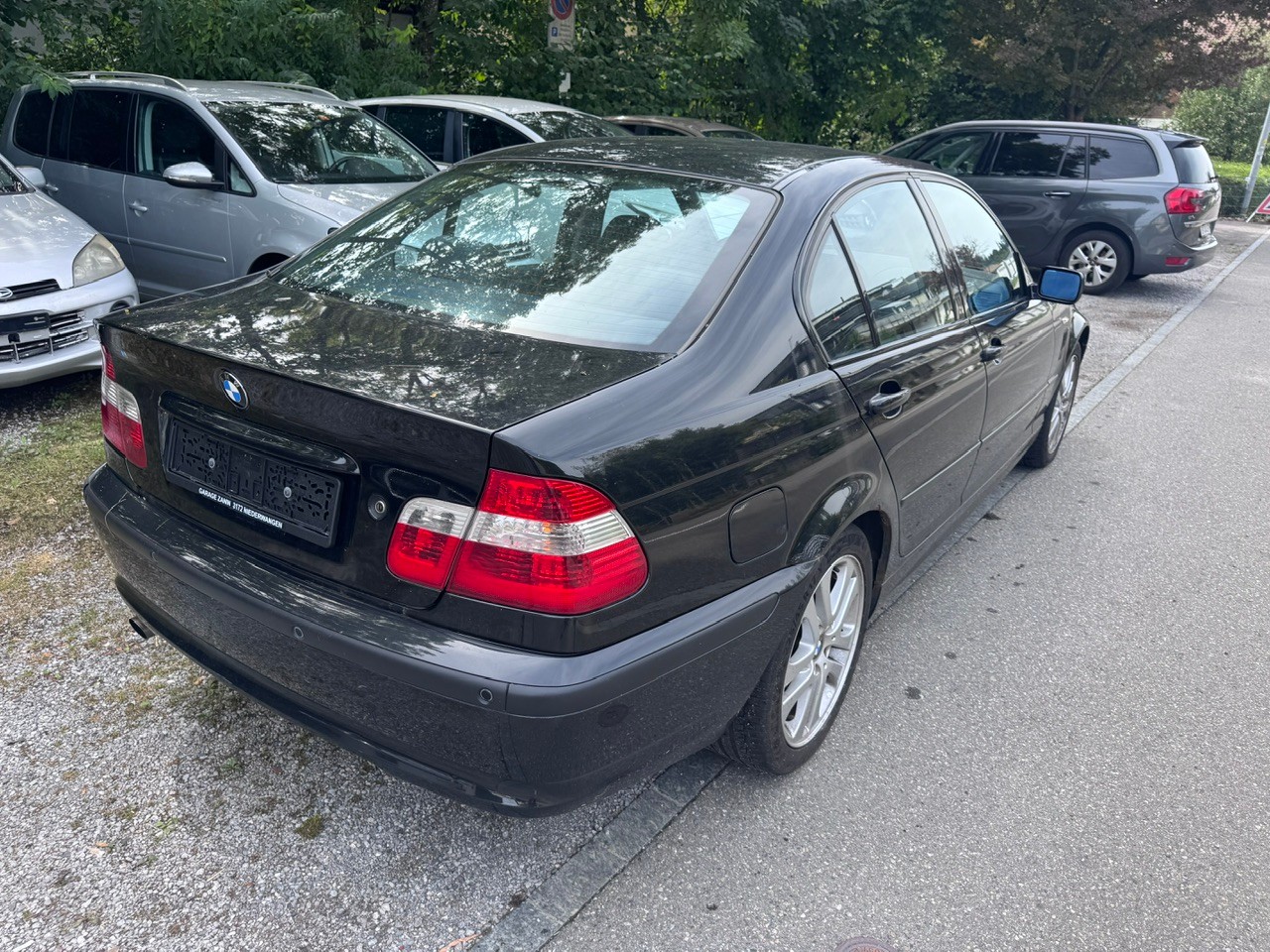 BMW 318i-image-3