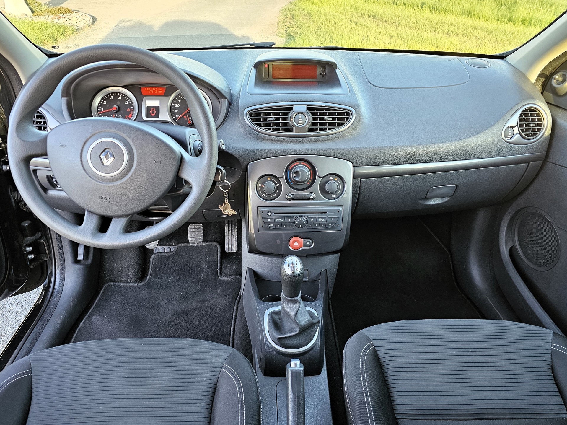 RENAULT Clio 1.2 16V Collection-image-10
