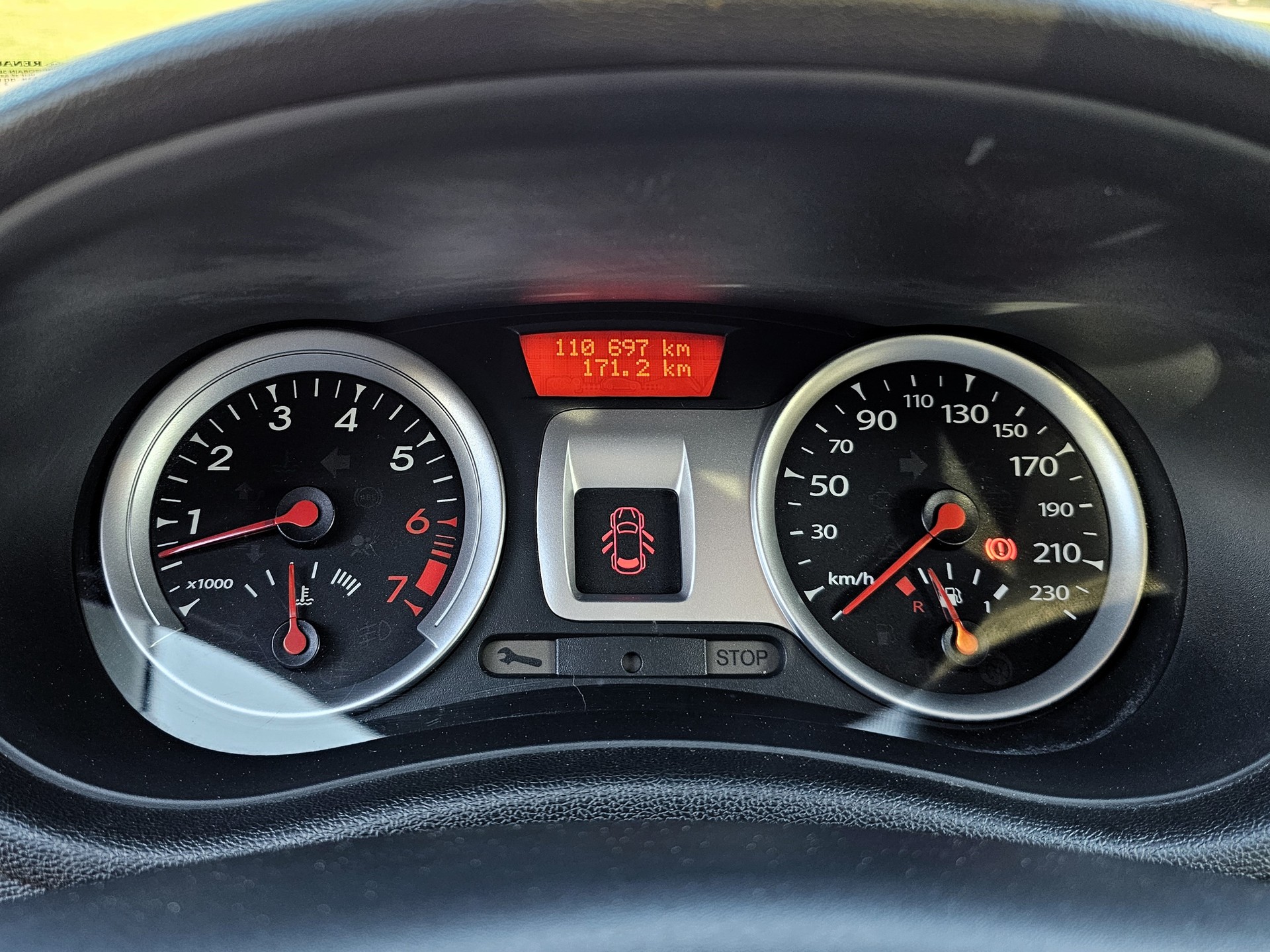 RENAULT Clio 1.2 16V Collection-image-11