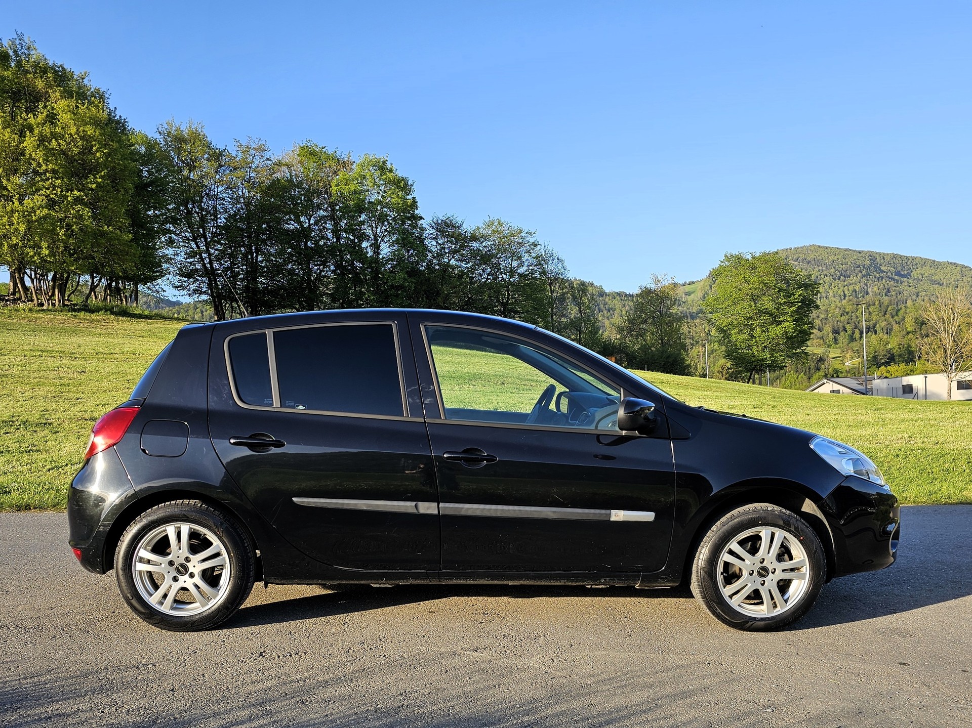 RENAULT Clio 1.2 16V Collection-image-5