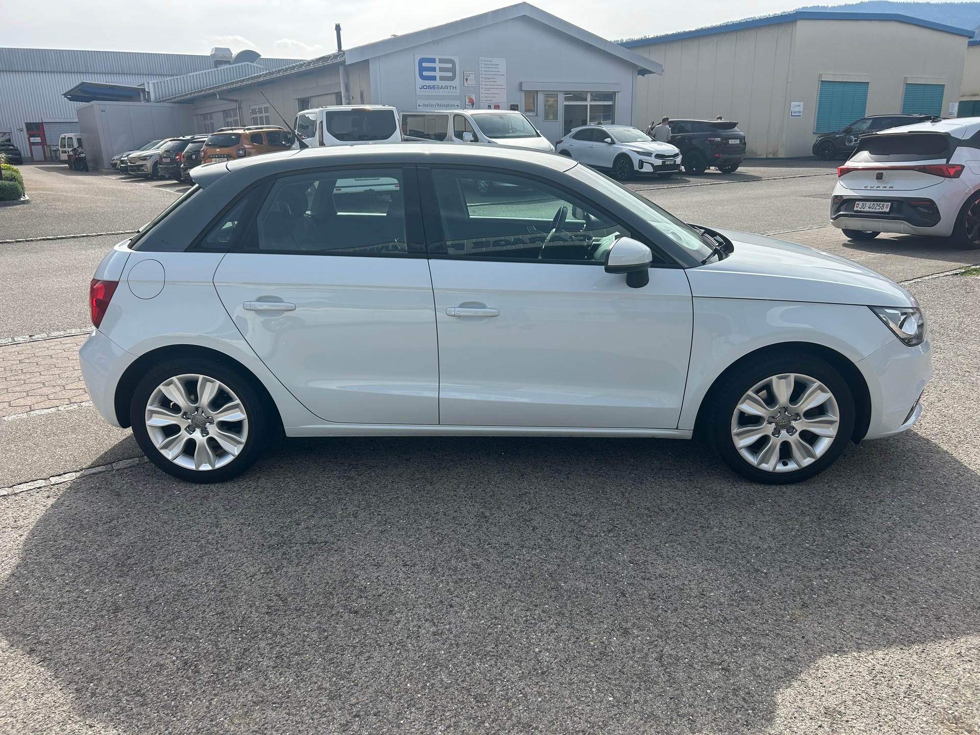 AUDI A1 Sportback 1.4 TFSI Ambition S-tronic-image-3