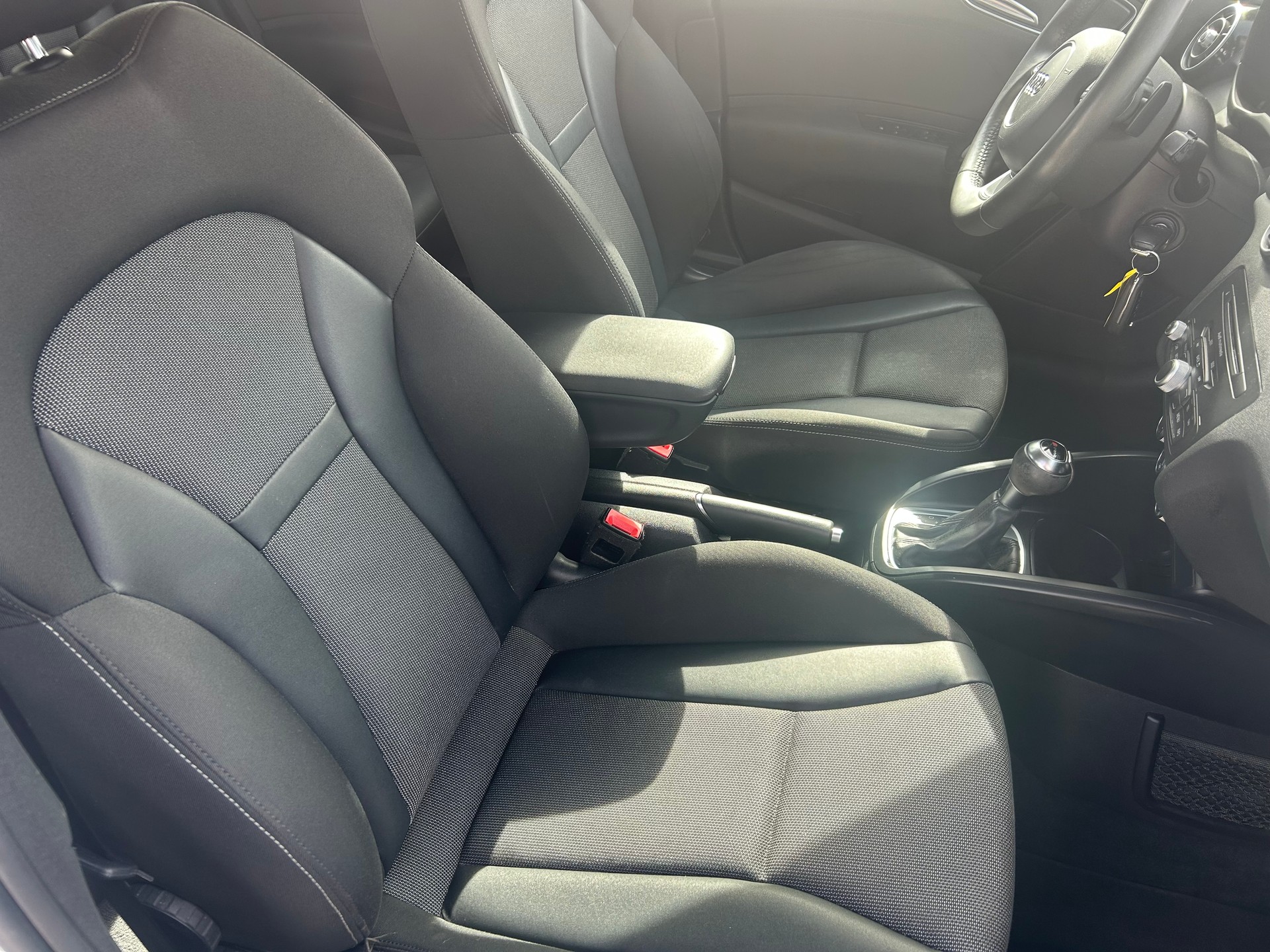 AUDI A1 Sportback 1.4 TFSI Ambition S-tronic-image-6
