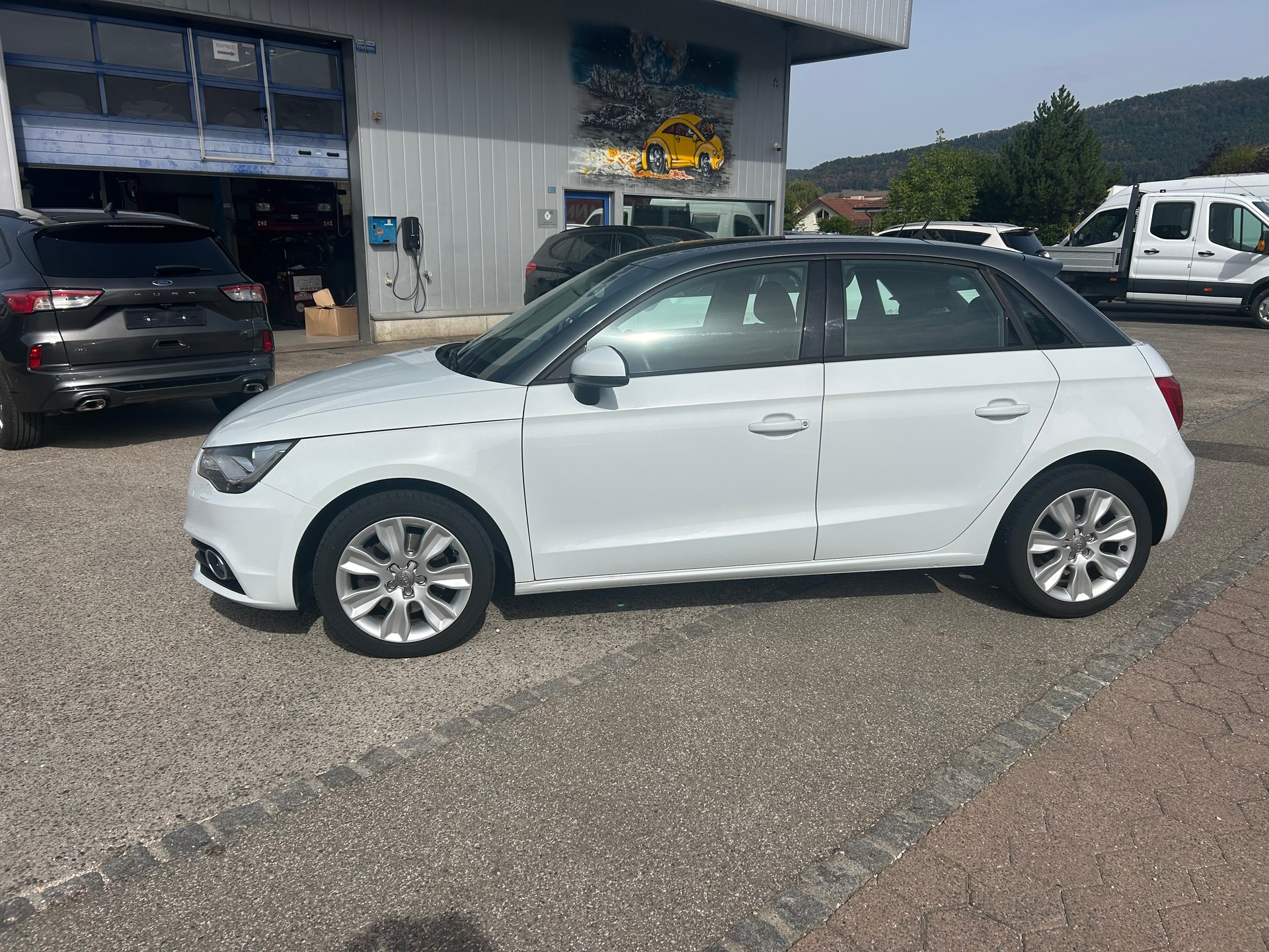 AUDI A1 Sportback 1.4 TFSI Ambition S-tronic-image-2