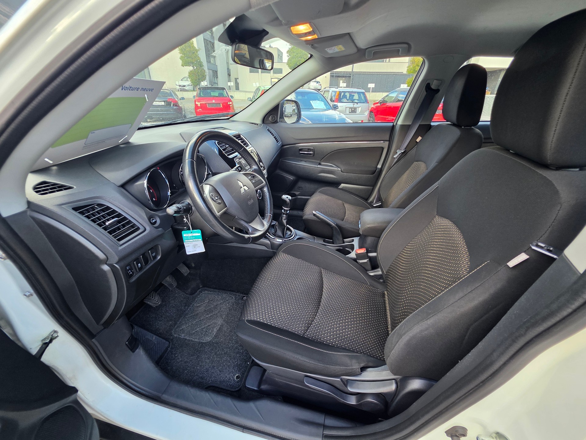 MITSUBISHI ASX 1.8 DID Invite 4WD-image-6