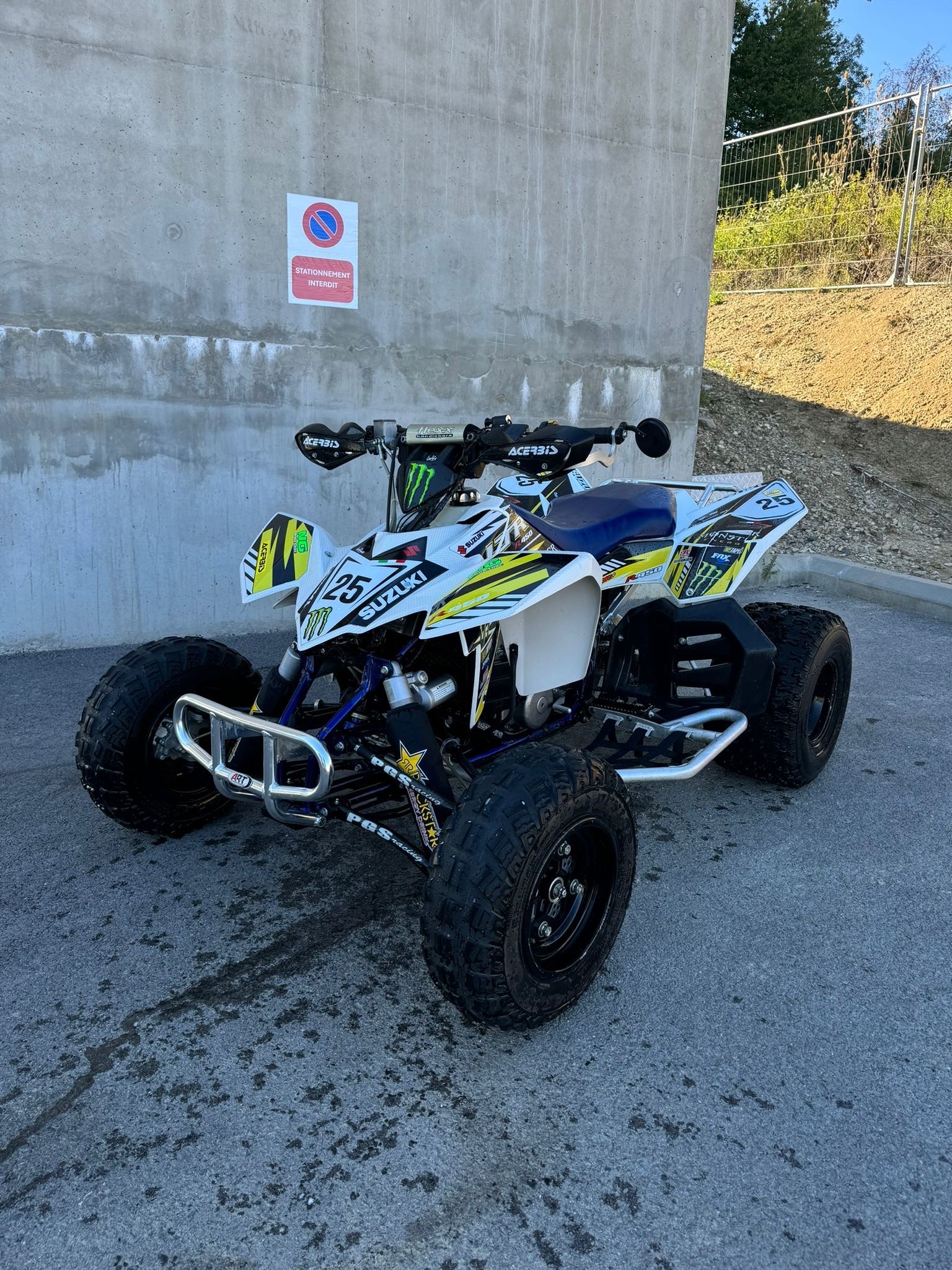 SUZUKI LT