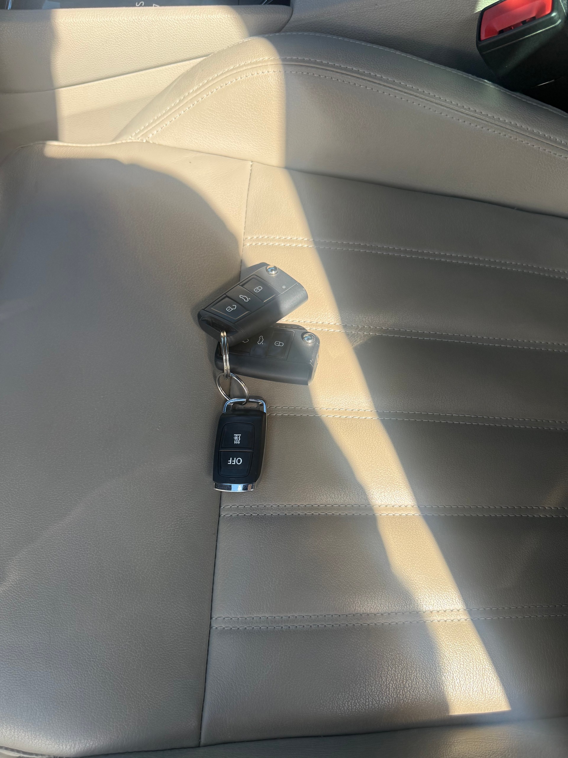 SKODA Karoq 2.0 TDI CR Style 4x4 DSG ( MIT AHK -STANDHEIZUNG )-image-7