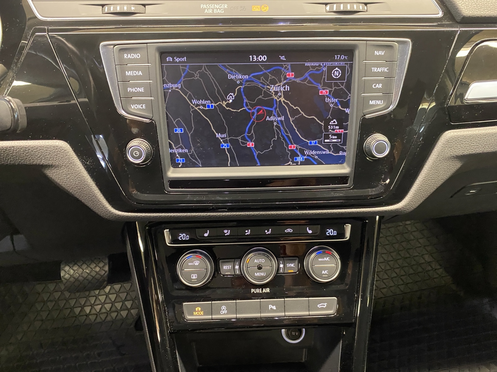 VW Touran Highline BlueMotion Technology-image-10