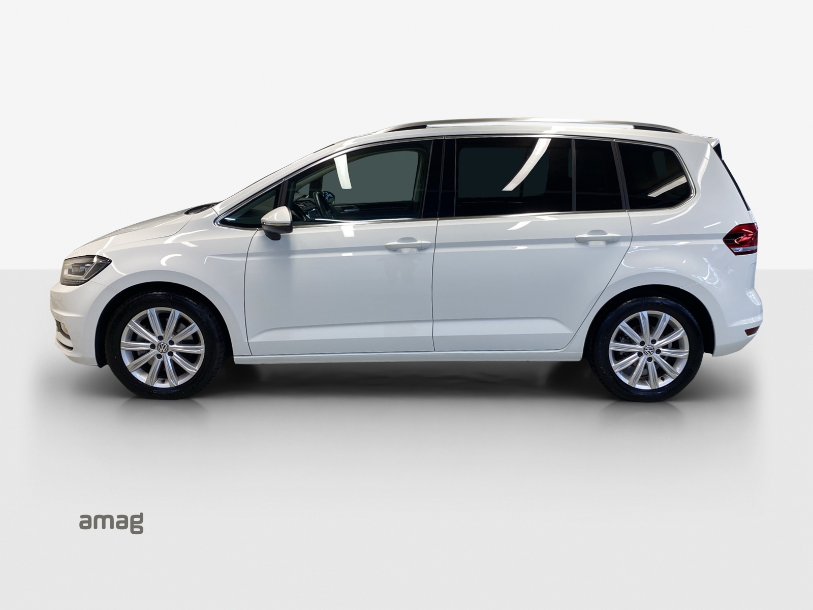 VW Touran Highline BlueMotion Technology-showroom-element-1