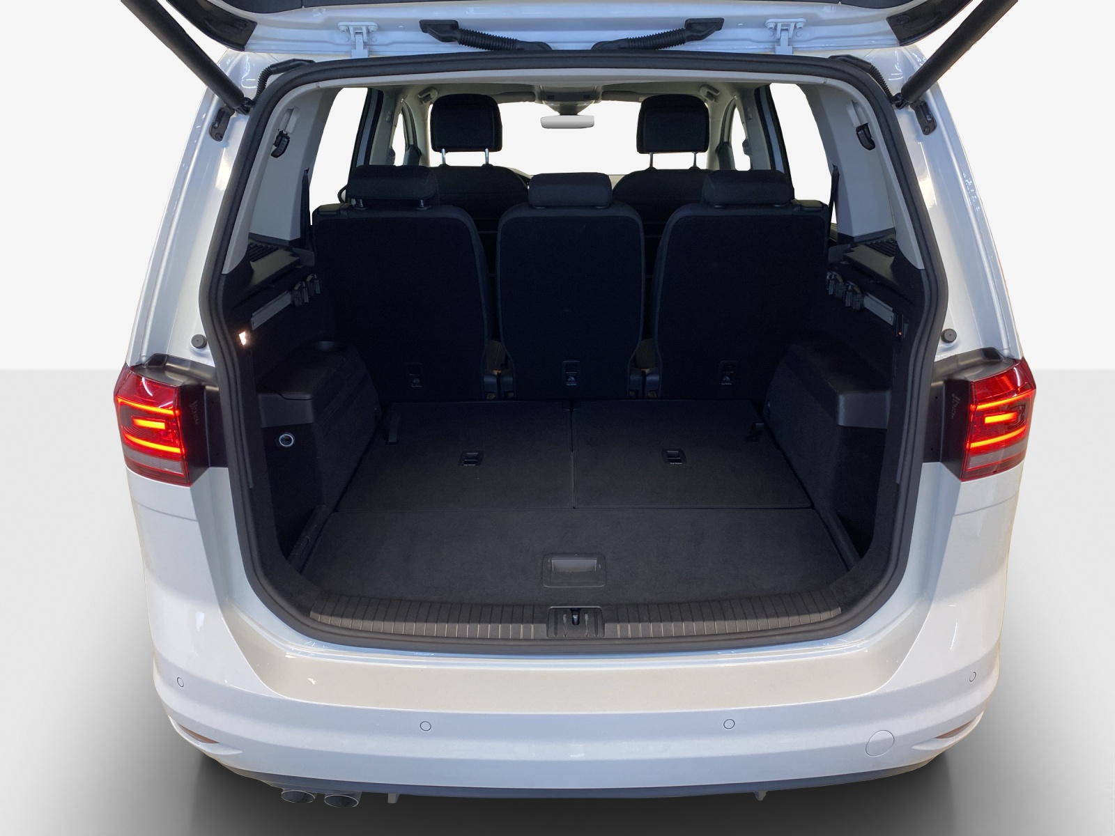 VW Touran Highline BlueMotion Technology-image-12
