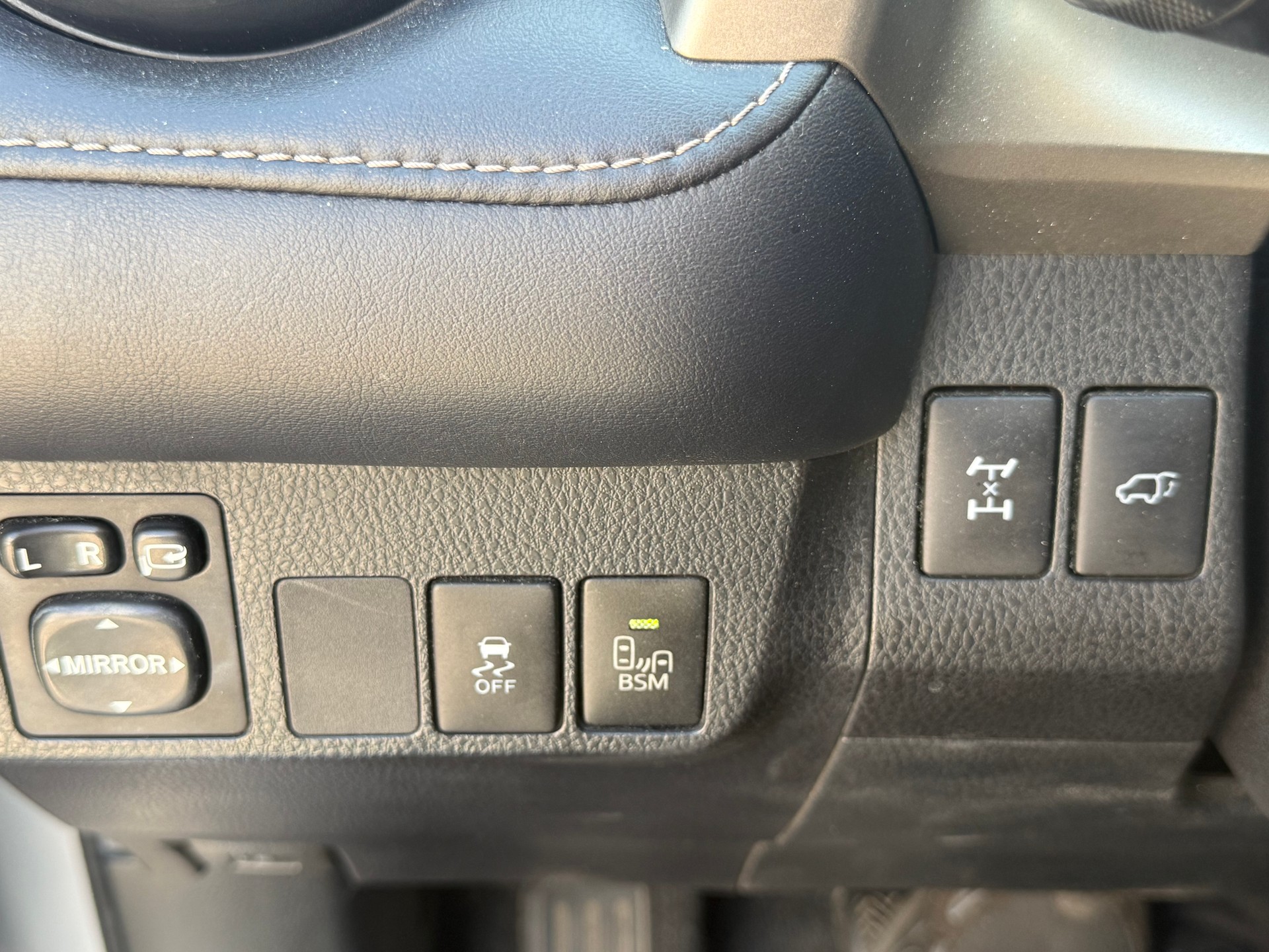 TOYOTA RAV-4 2.2D-4D Sol Premium-image-8