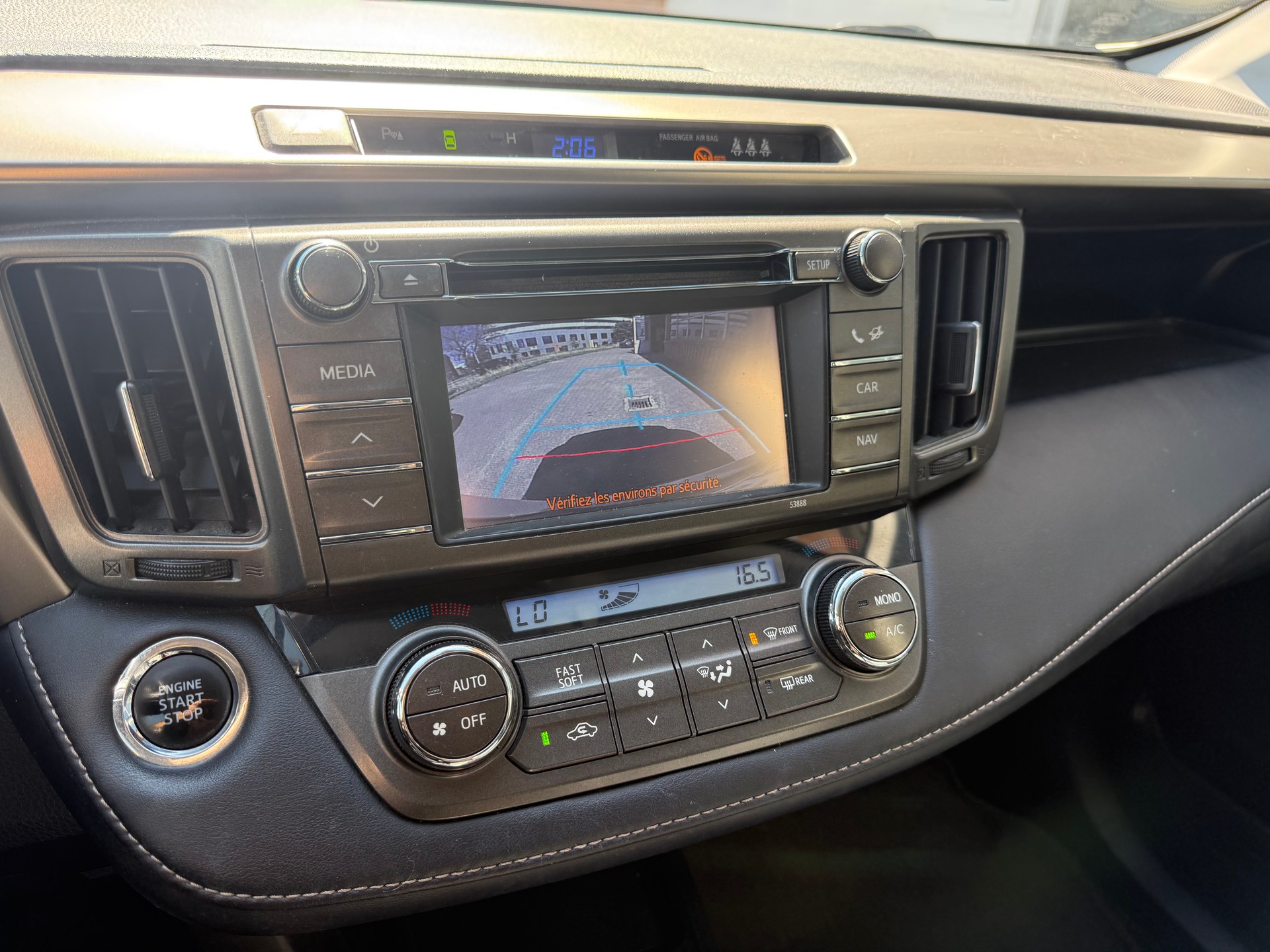 TOYOTA RAV-4 2.2D-4D Sol Premium-image-11