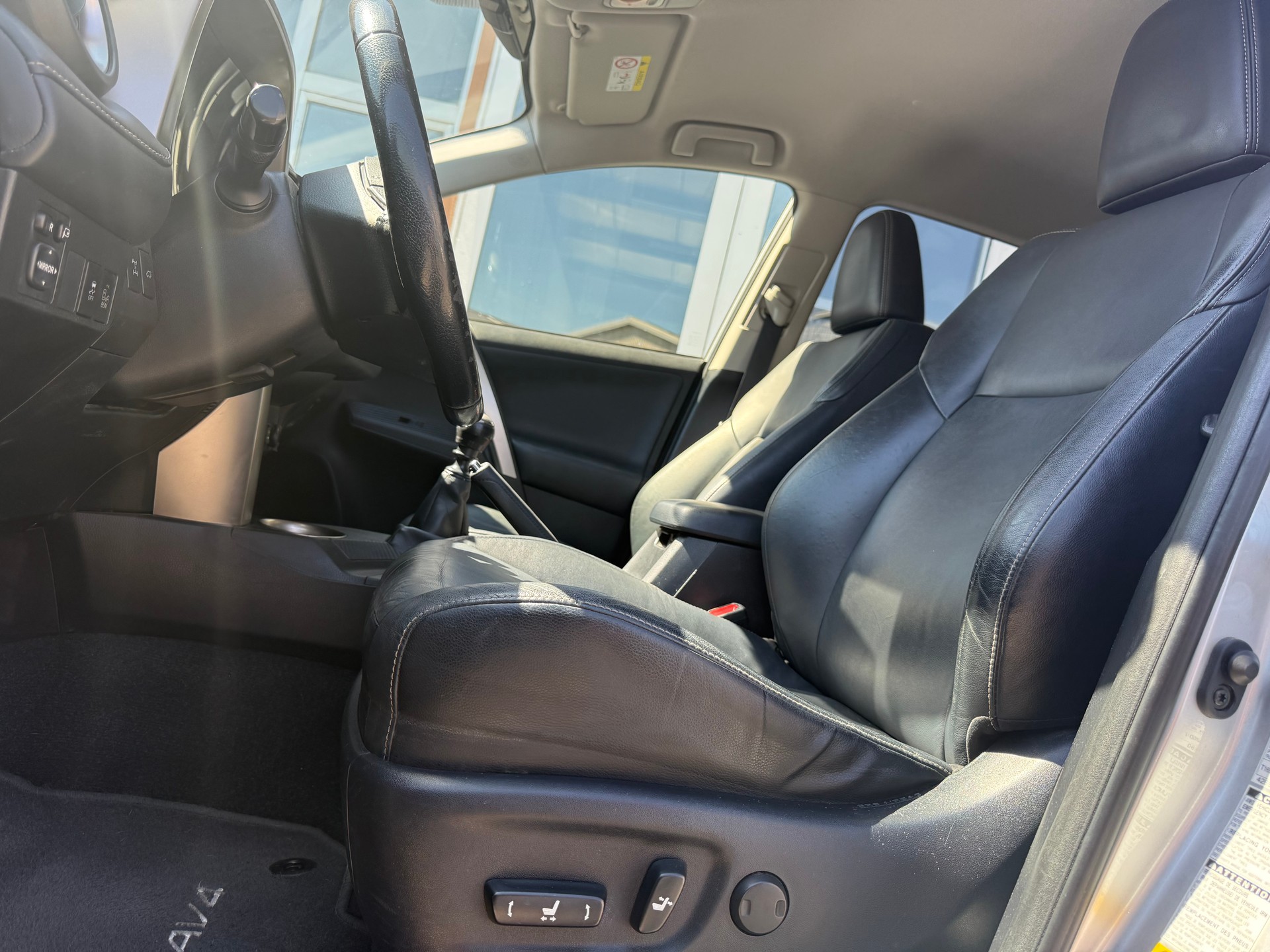 TOYOTA RAV-4 2.2D-4D Sol Premium-image-5