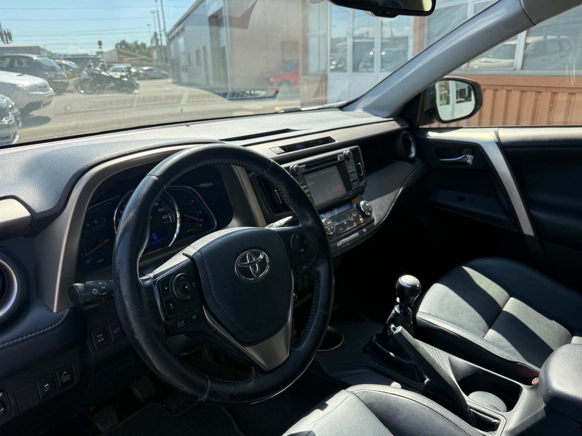 TOYOTA RAV-4 2.2D-4D Sol Premium-image-12